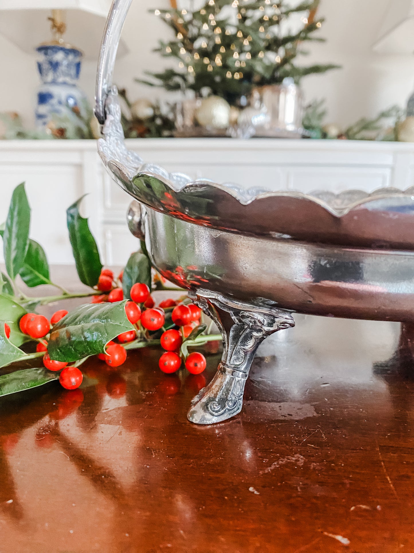 The Loveliest Antique Scalloped Edge Basket
