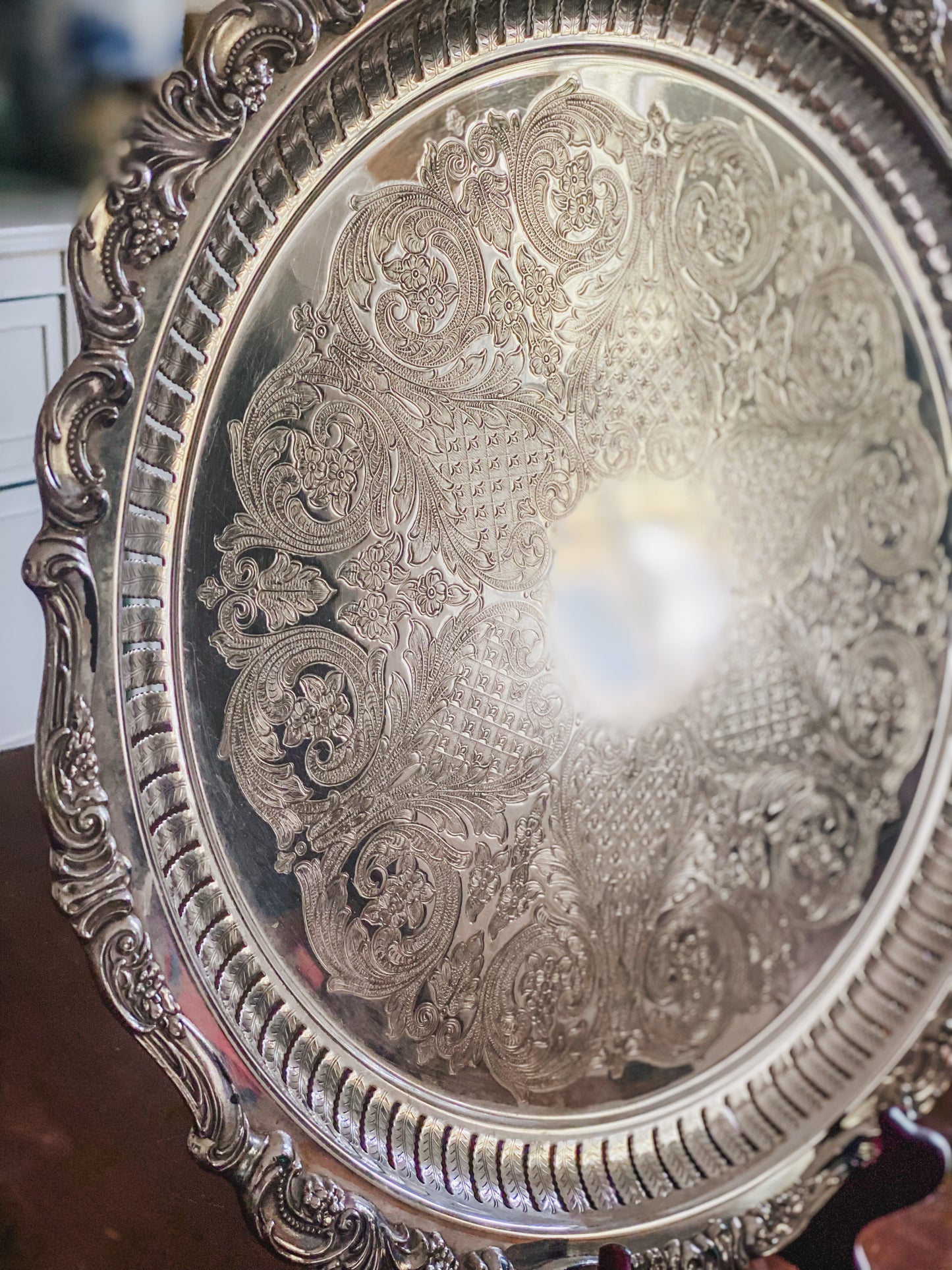 Set of 2 Exquisitely Detailed Baroque Trays