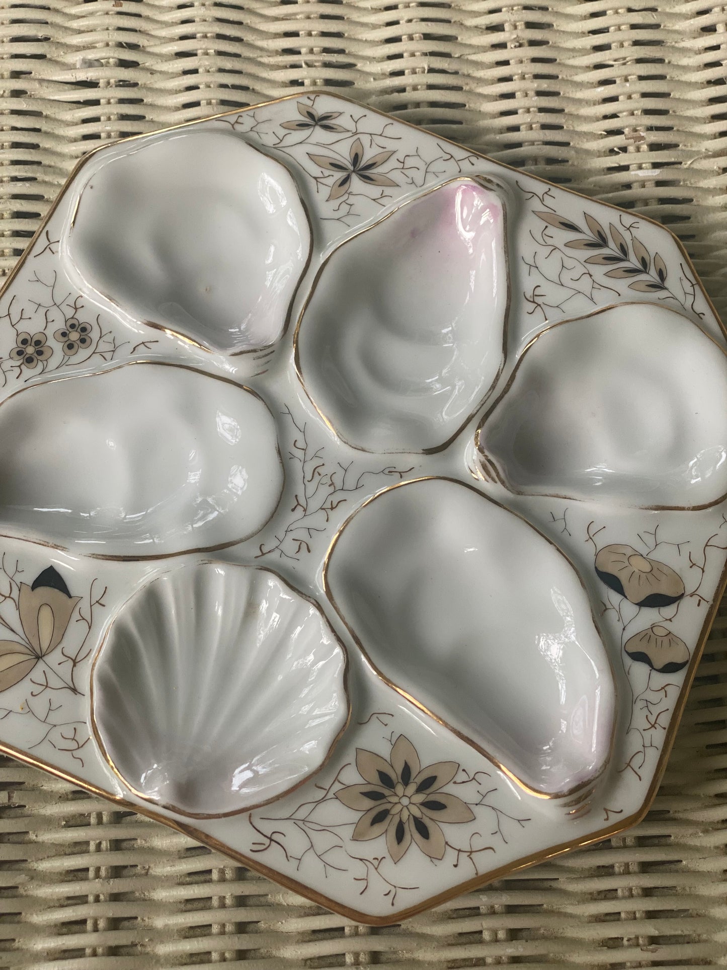 Black and Gold Antique Oyster Plate with Pink Toned Wells
