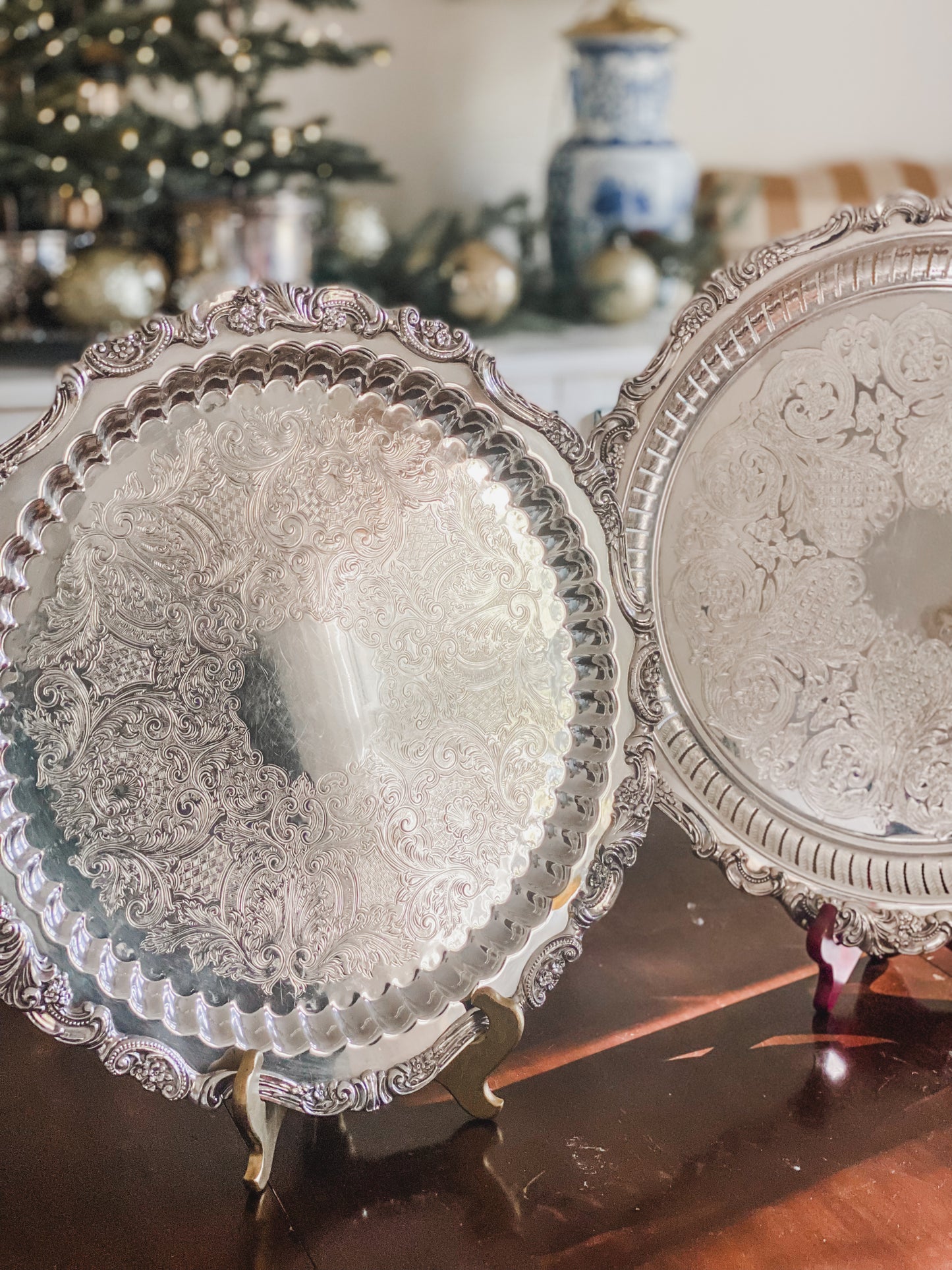 Set of 2 Exquisitely Detailed Baroque Trays