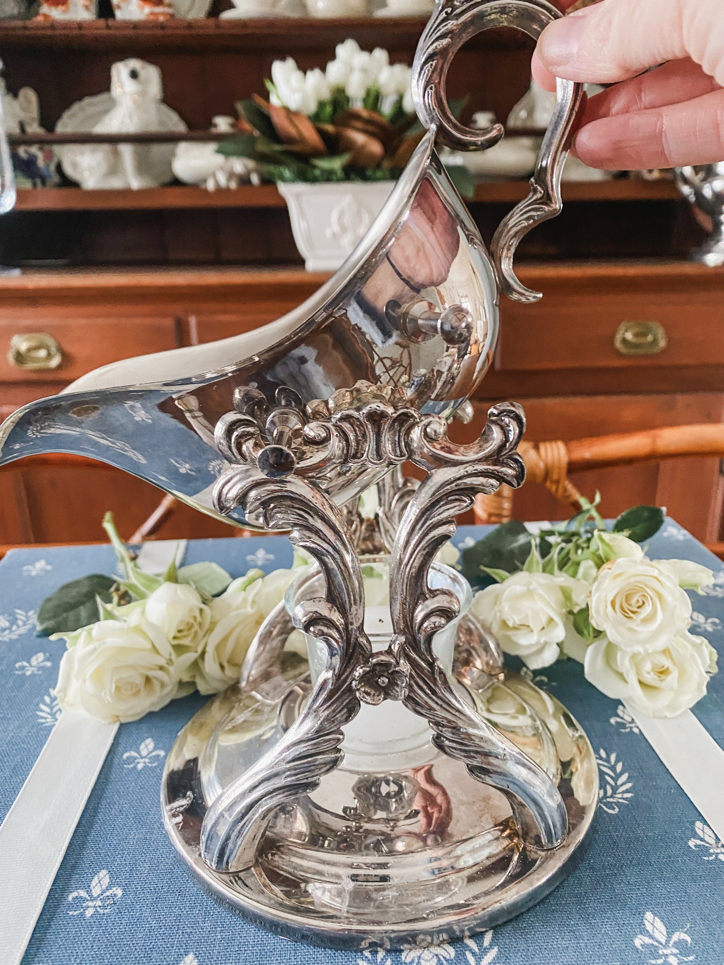 Lovely Vintage FB Rogers Tilting Gravy Boat with Warming Stand – Functional & Beautiful