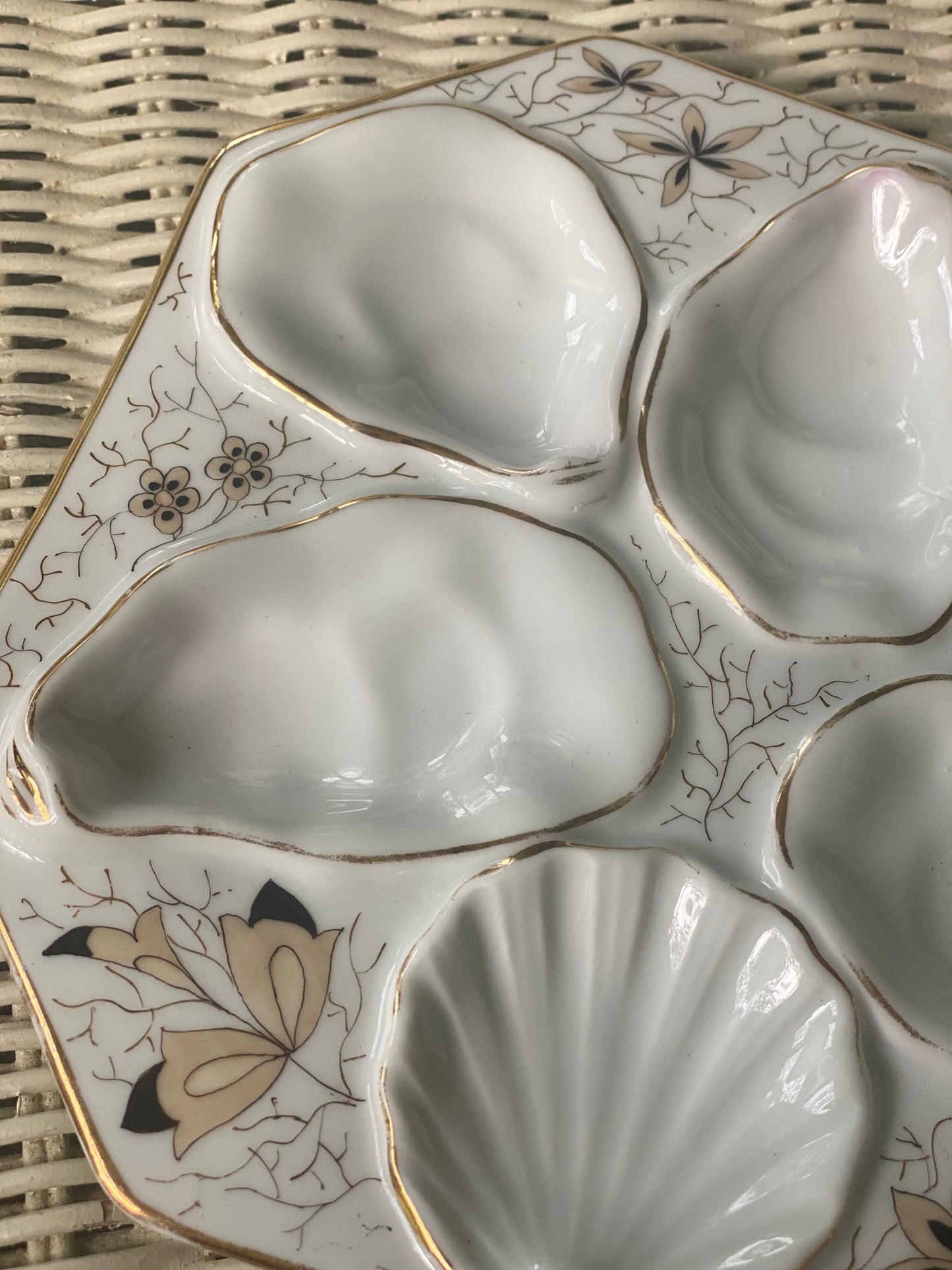 Black and Gold Antique Oyster Plate