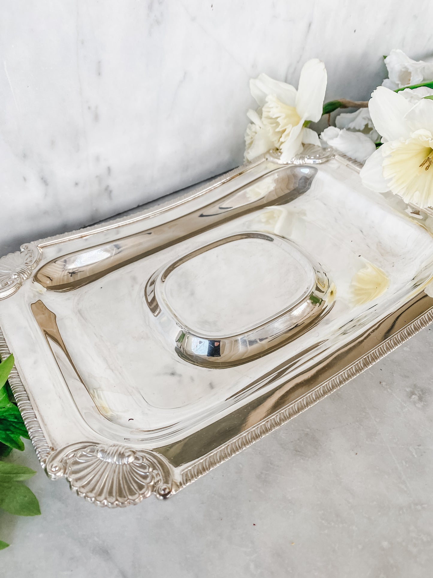 Fantastic Gravy Boat and Tray