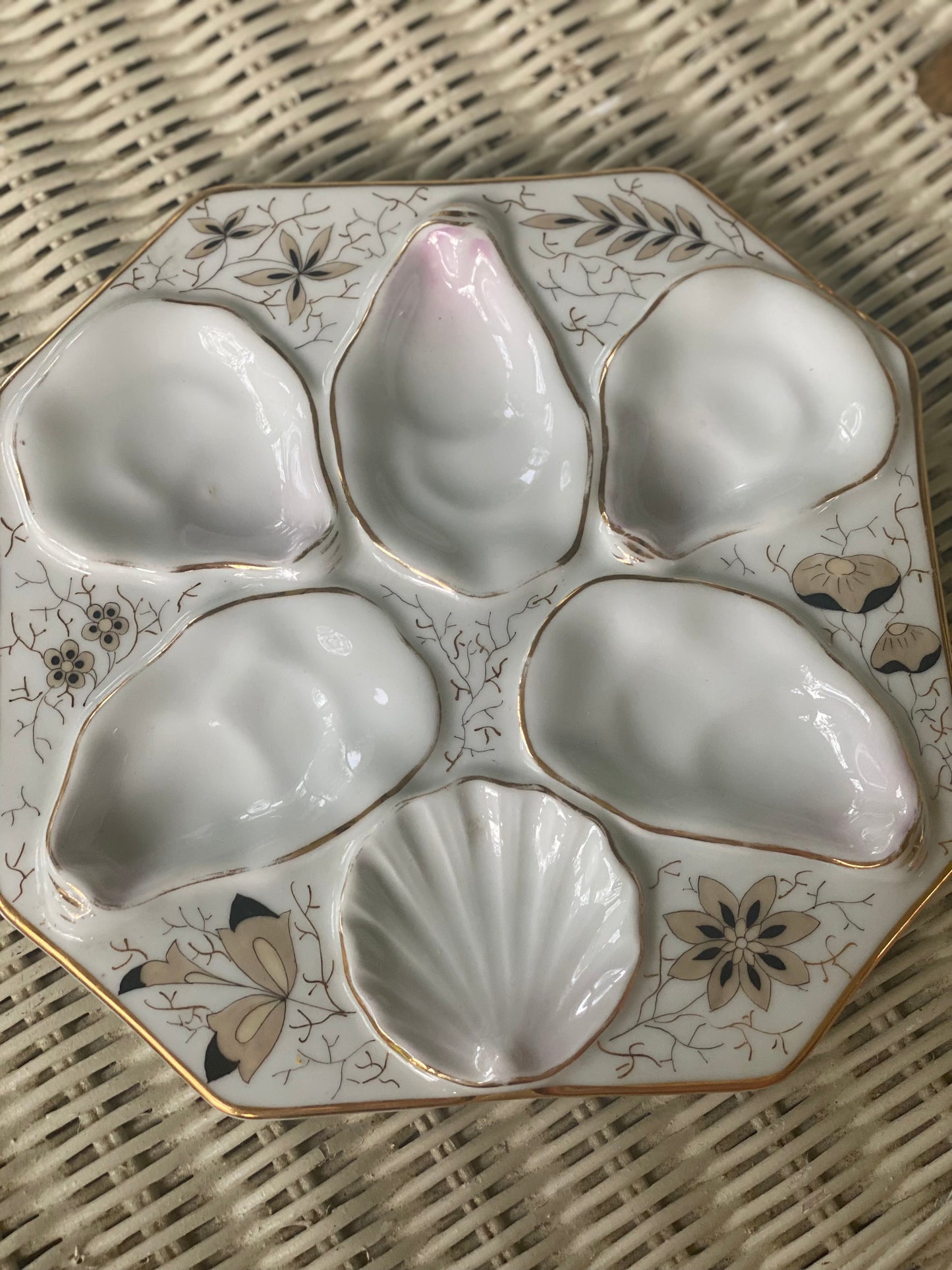 Black and Gold Antique Oyster Plate with Pink Toned Wells