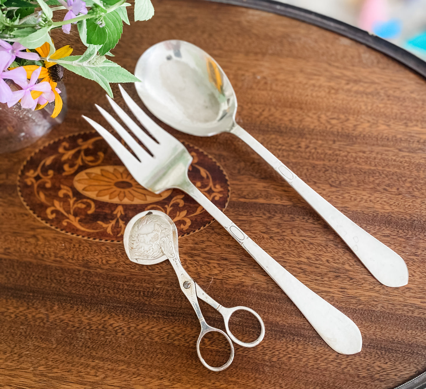 Egg Topper and Serving Set