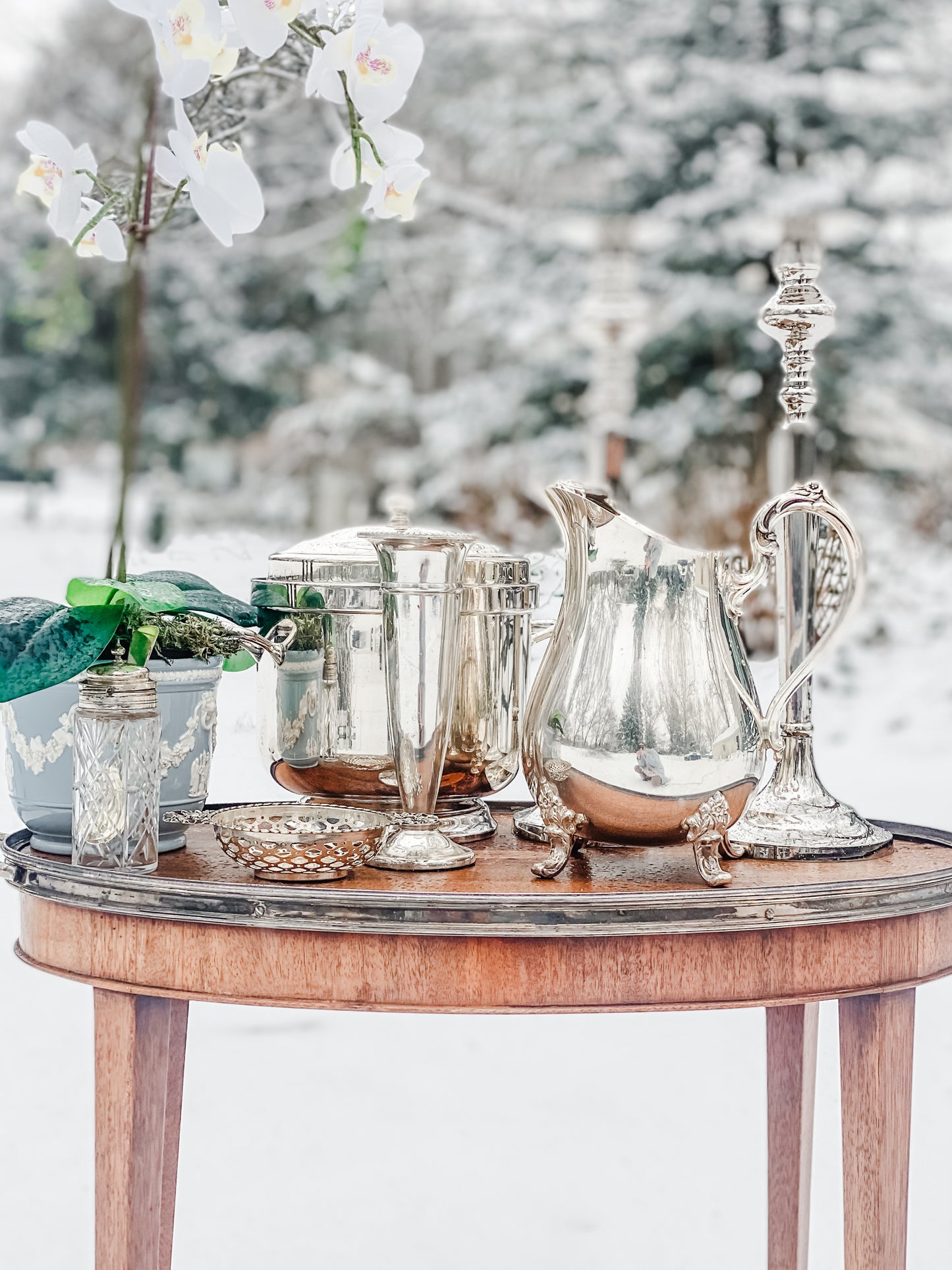 Handsome Ice Bucket made by Wallace Silver