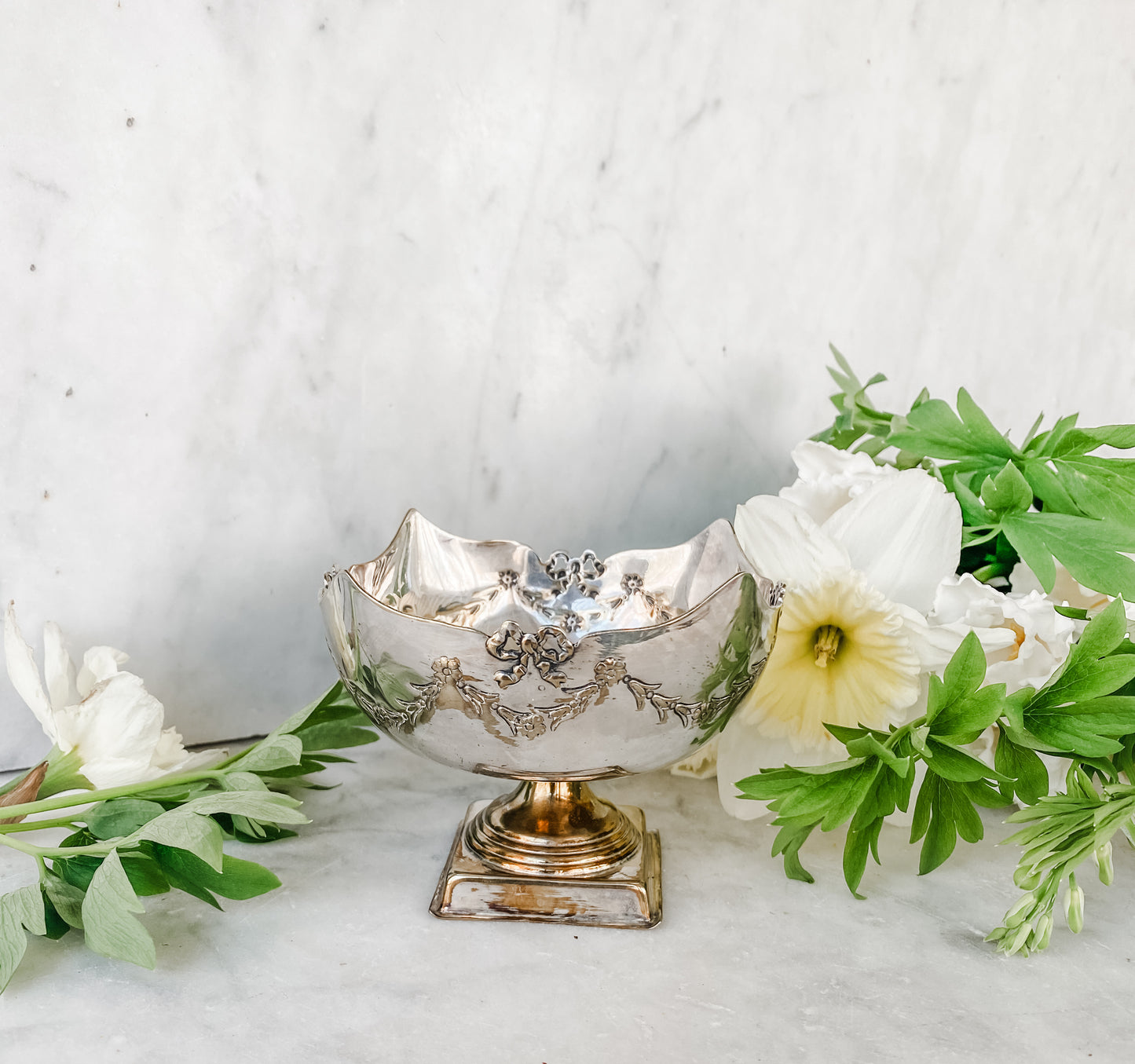 Victorian Nut Bowl with Scalloped edge and ribbon detail