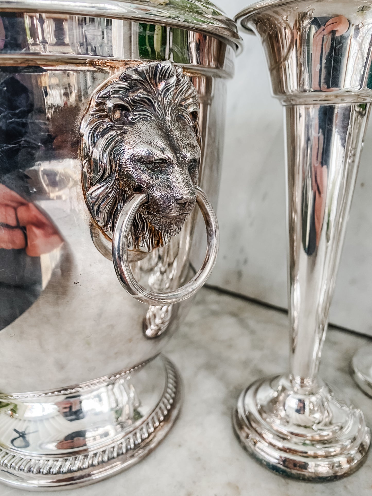 Gorgeous Ice Bucket with Lion Head Mount Handles