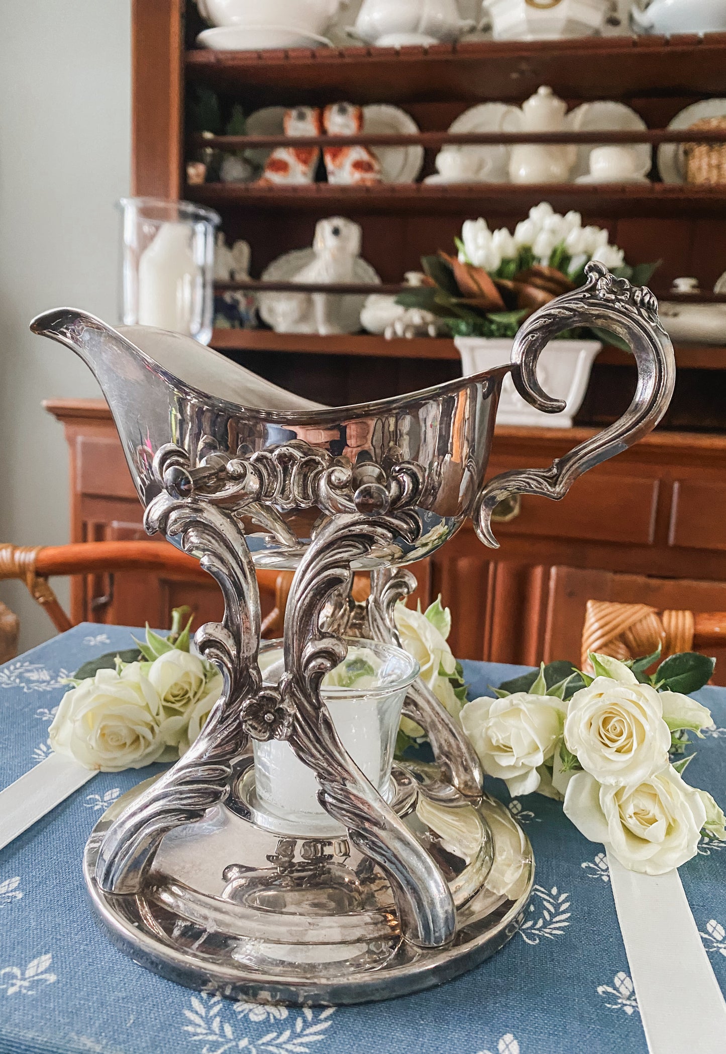 Lovely Vintage FB Rogers Tilting Gravy Boat with Warming Stand – Functional & Beautiful