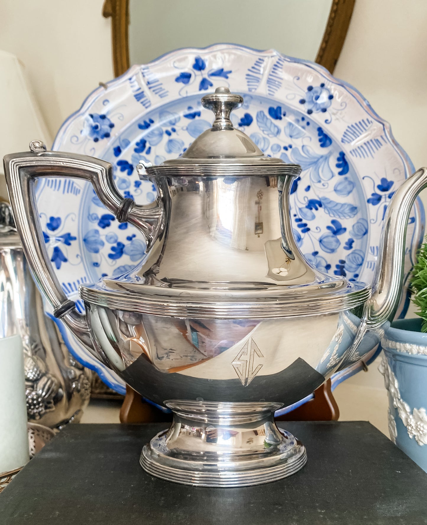 Graceful Early 20th Century Teapot