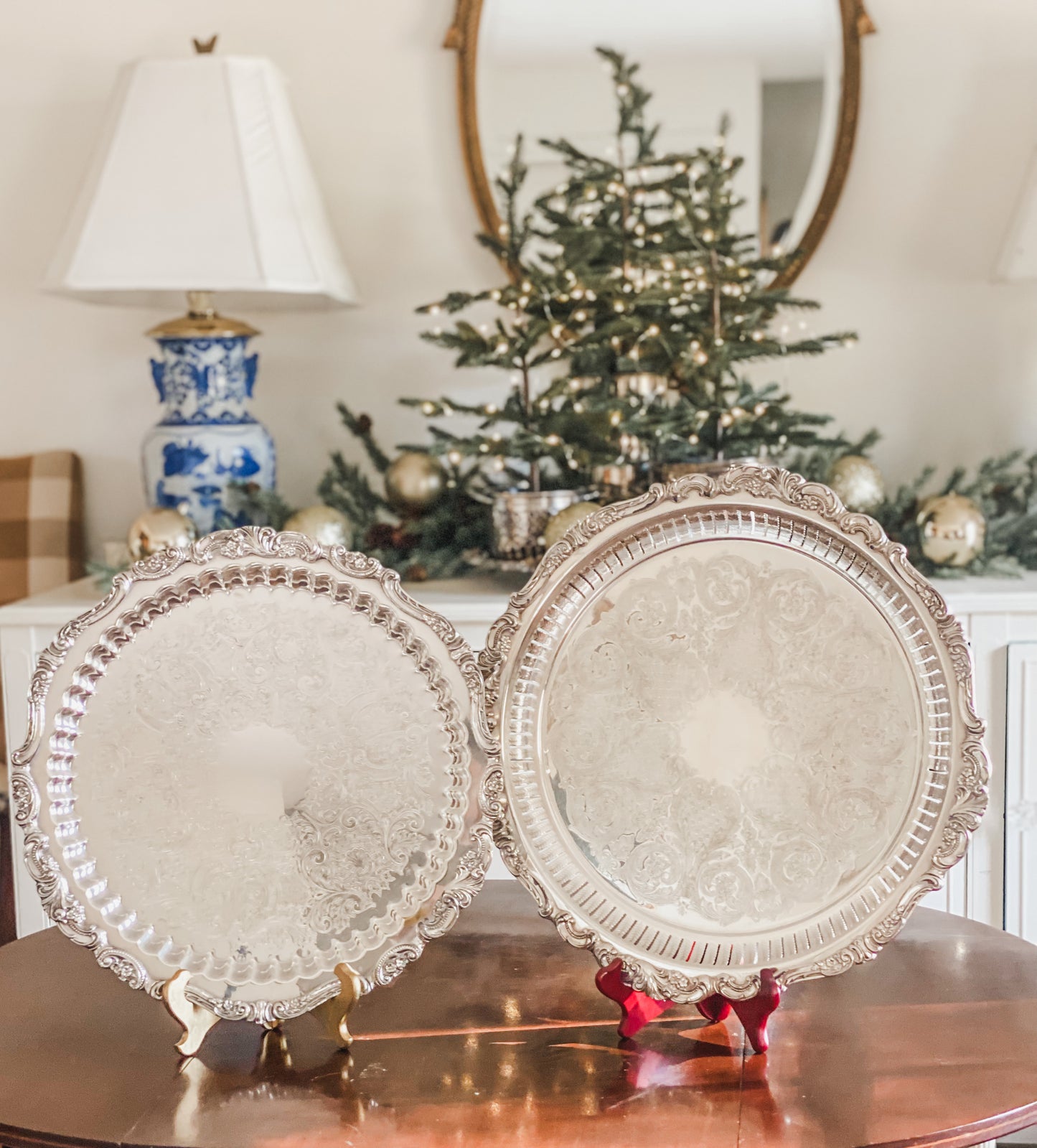 Set of 2 Exquisitely Detailed Baroque Trays