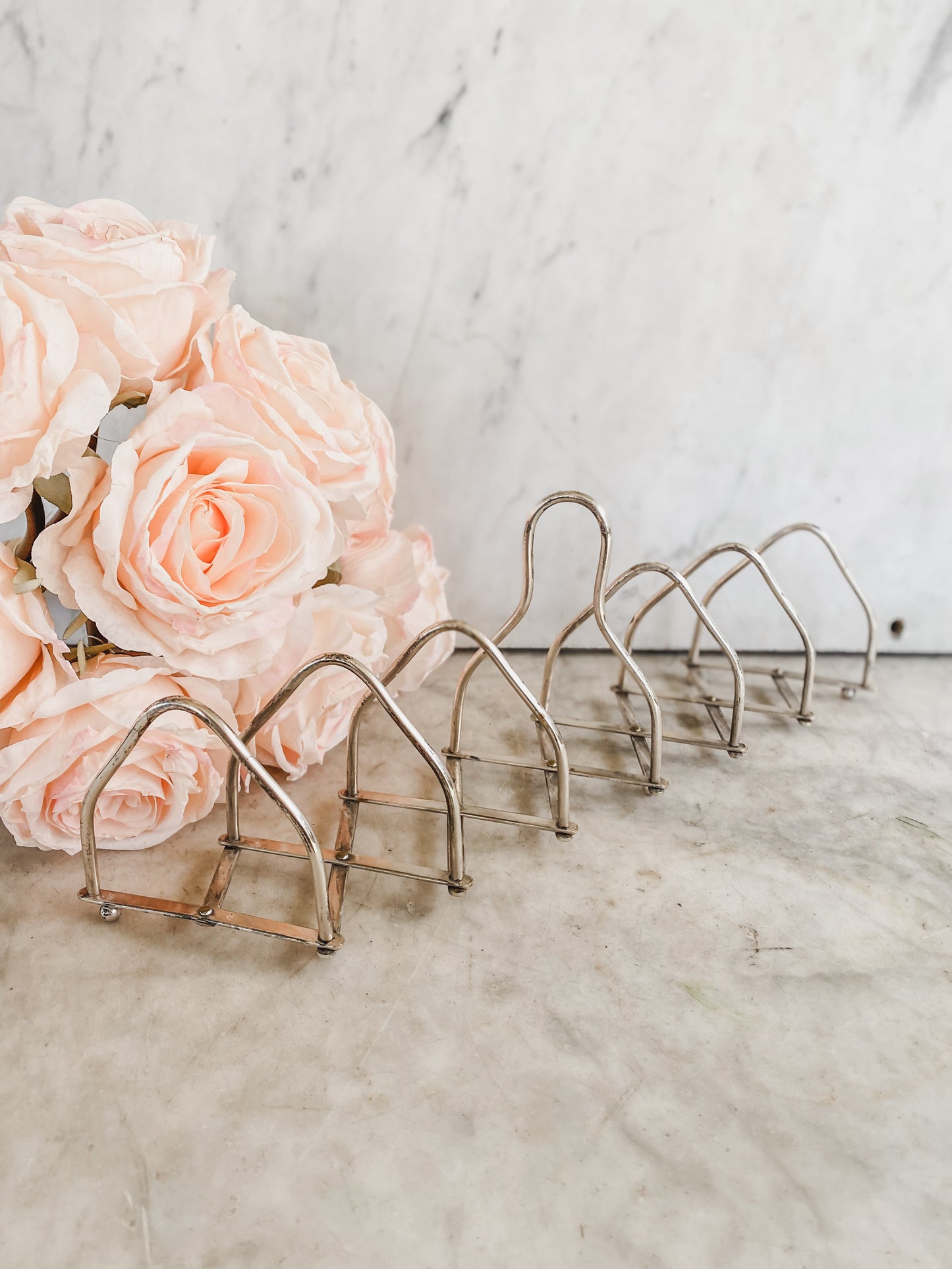 Expanding Toast Holder