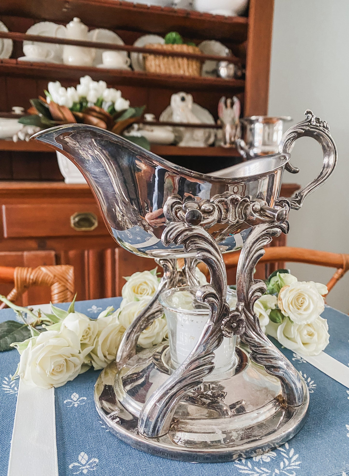 Lovely Vintage FB Rogers Tilting Gravy Boat with Warming Stand – Functional & Beautiful