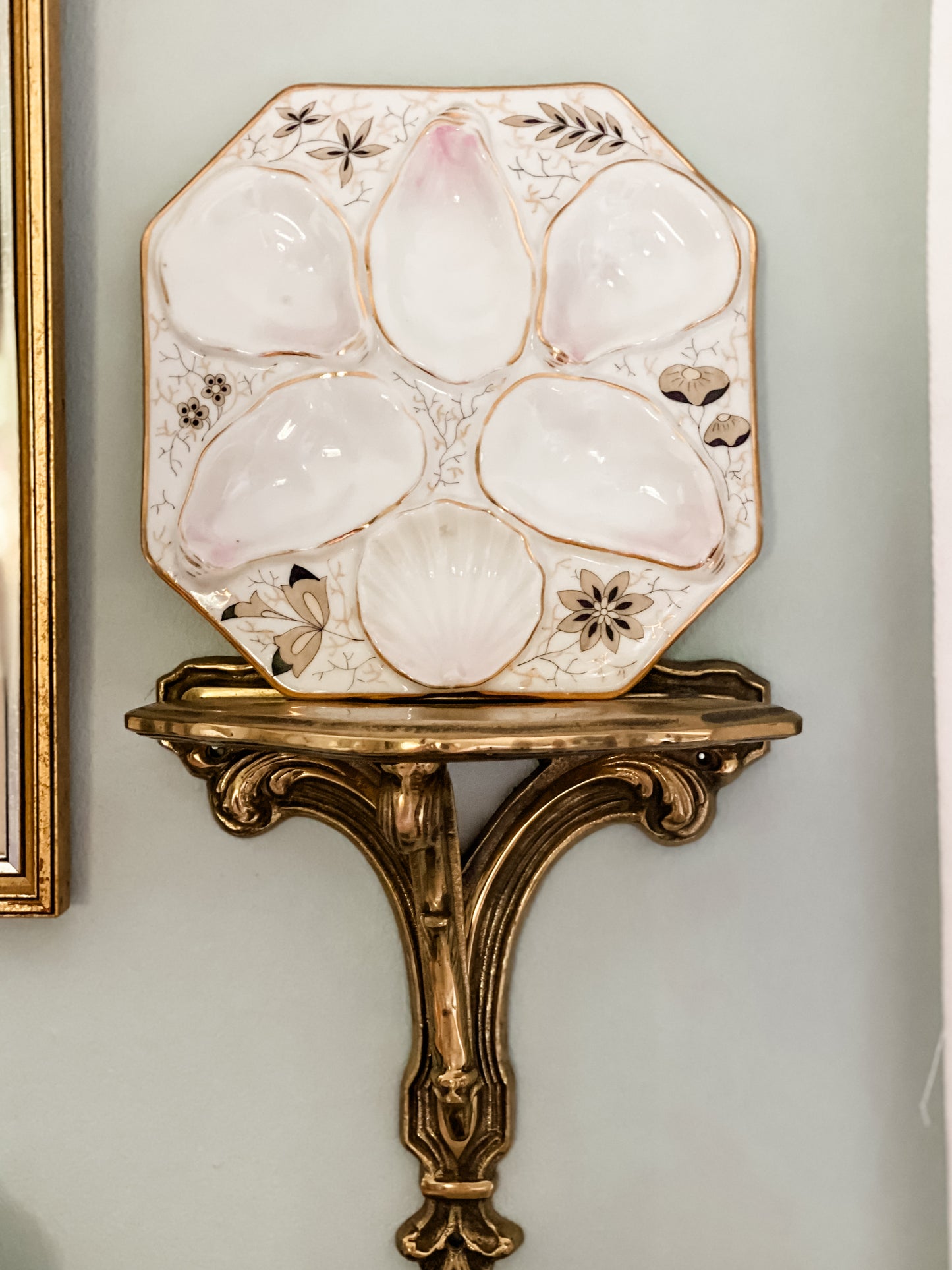 Black and Gold Antique Oyster Plate with Pink Toned Wells