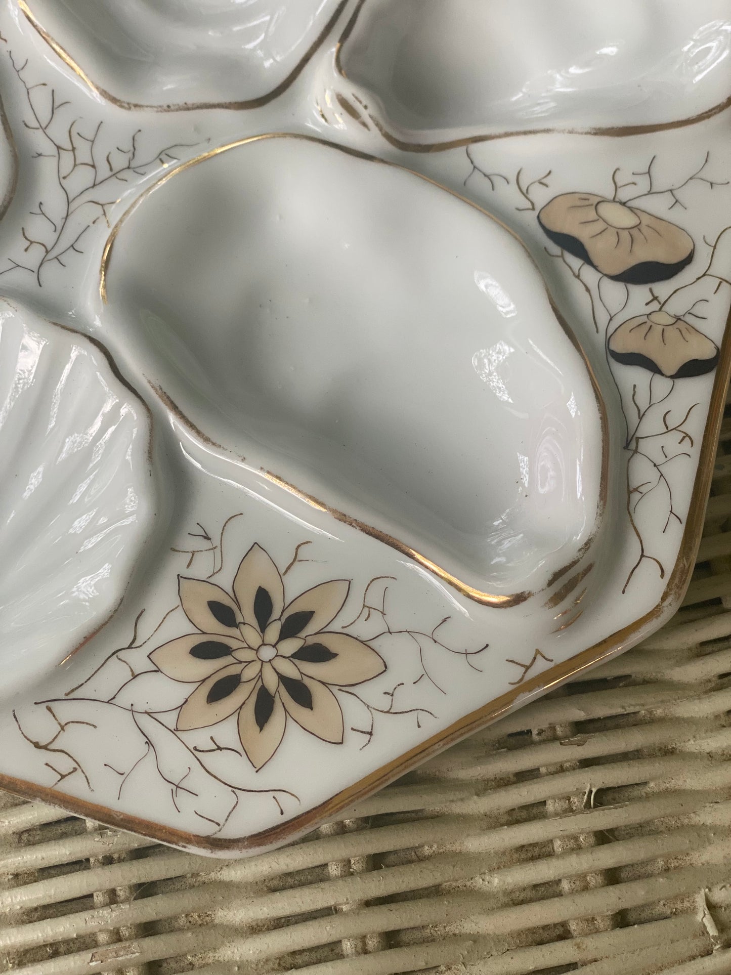 Black and Gold Antique Oyster Plate