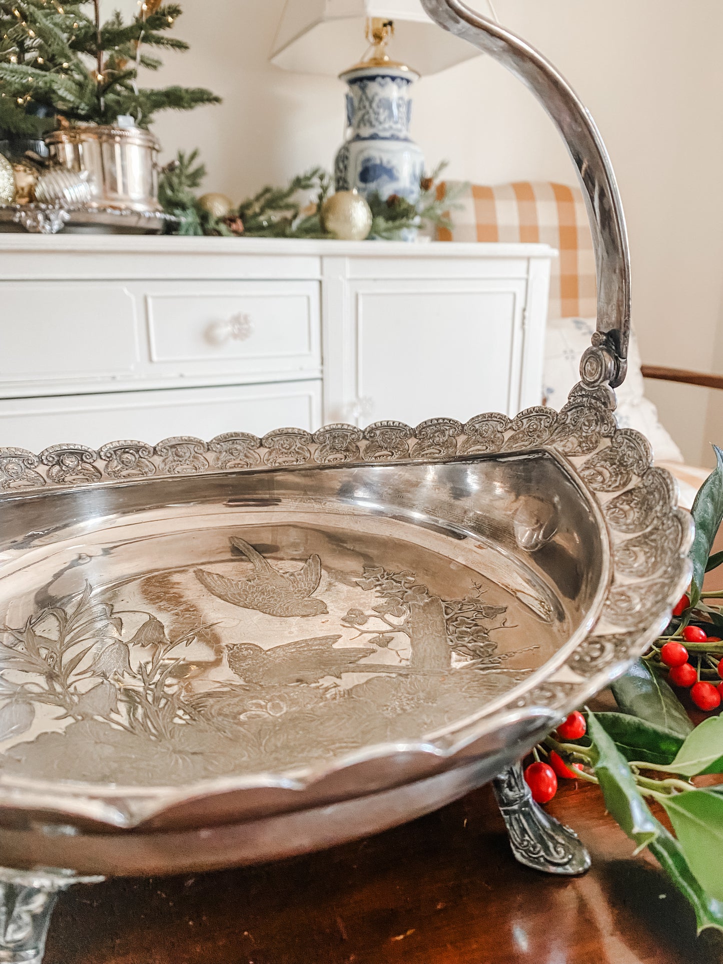 The Loveliest Antique Scalloped Edge Basket