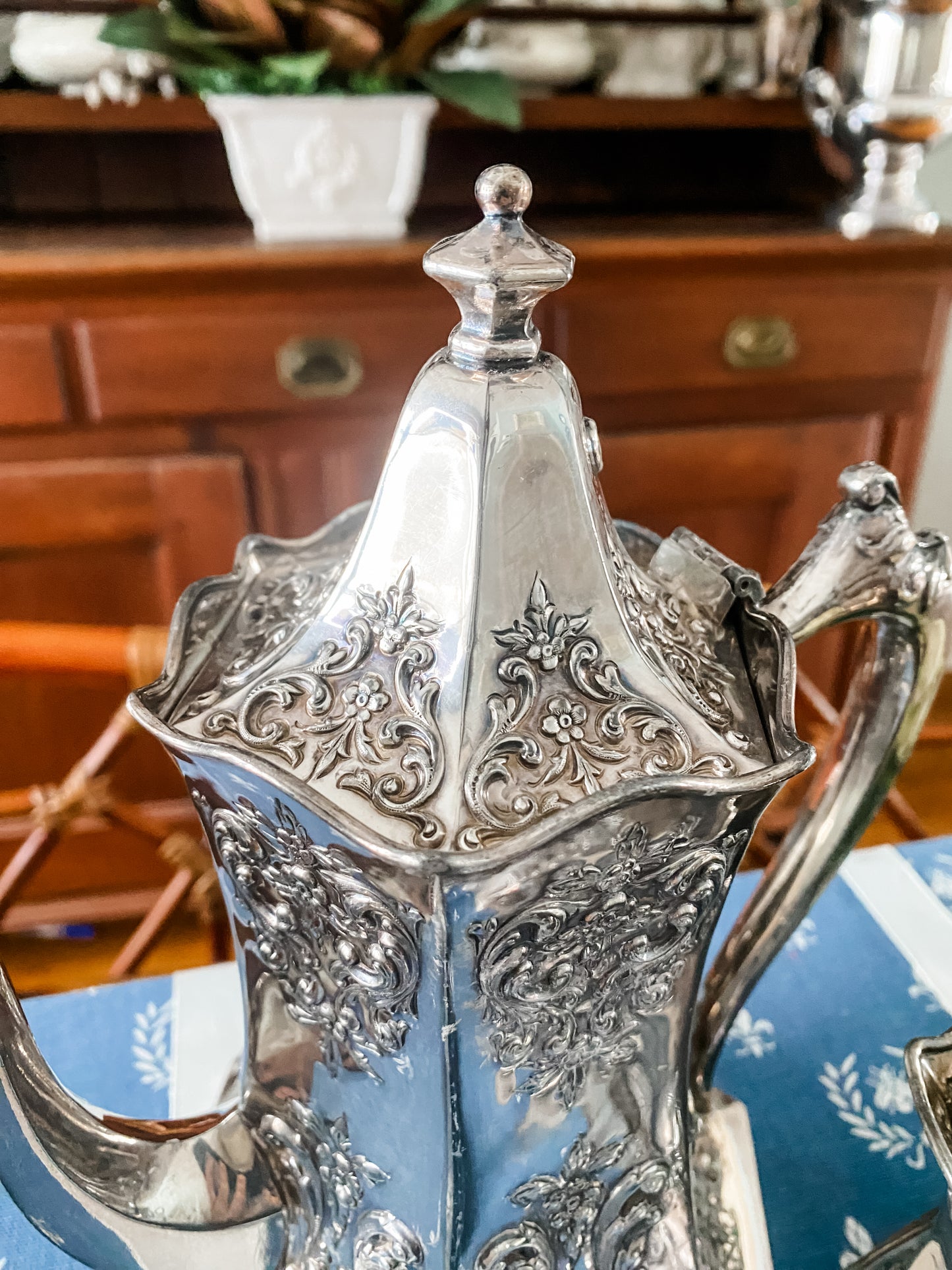 Exquisite Late 1800s Forbes Silverplate Teapot & Sugar Bowl – Ornate Repoussé Detailing & Quadruple Plate