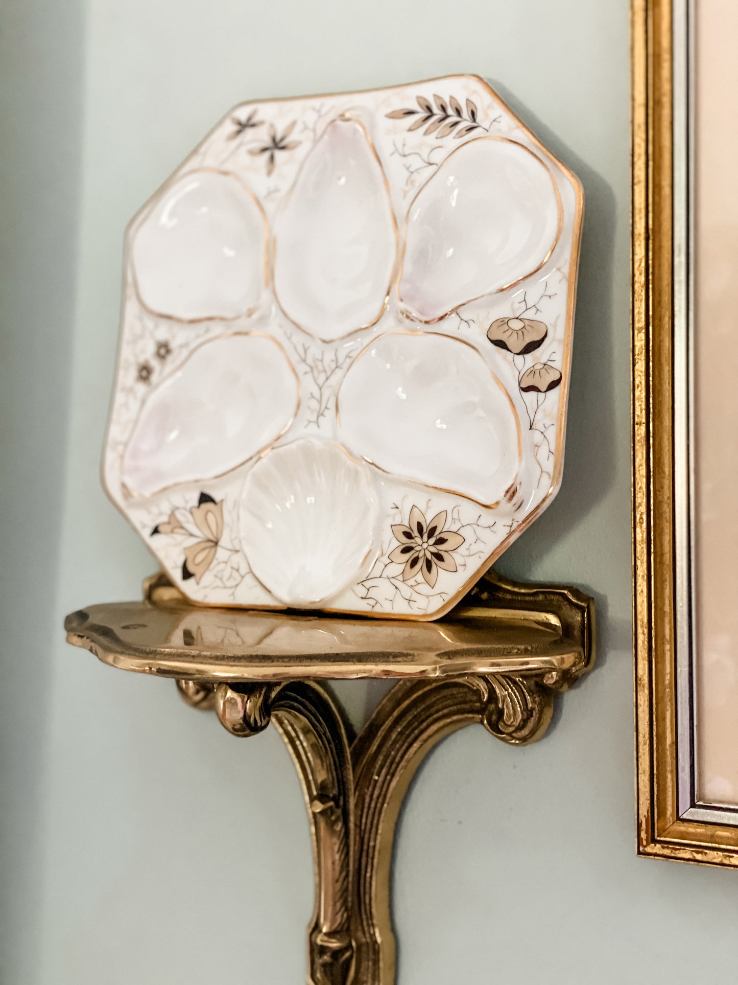 Black and Gold Antique Oyster Plate