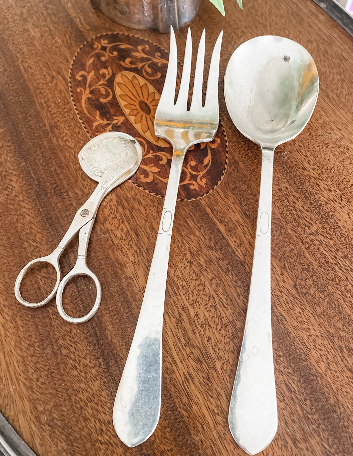 Egg Topper and Serving Set