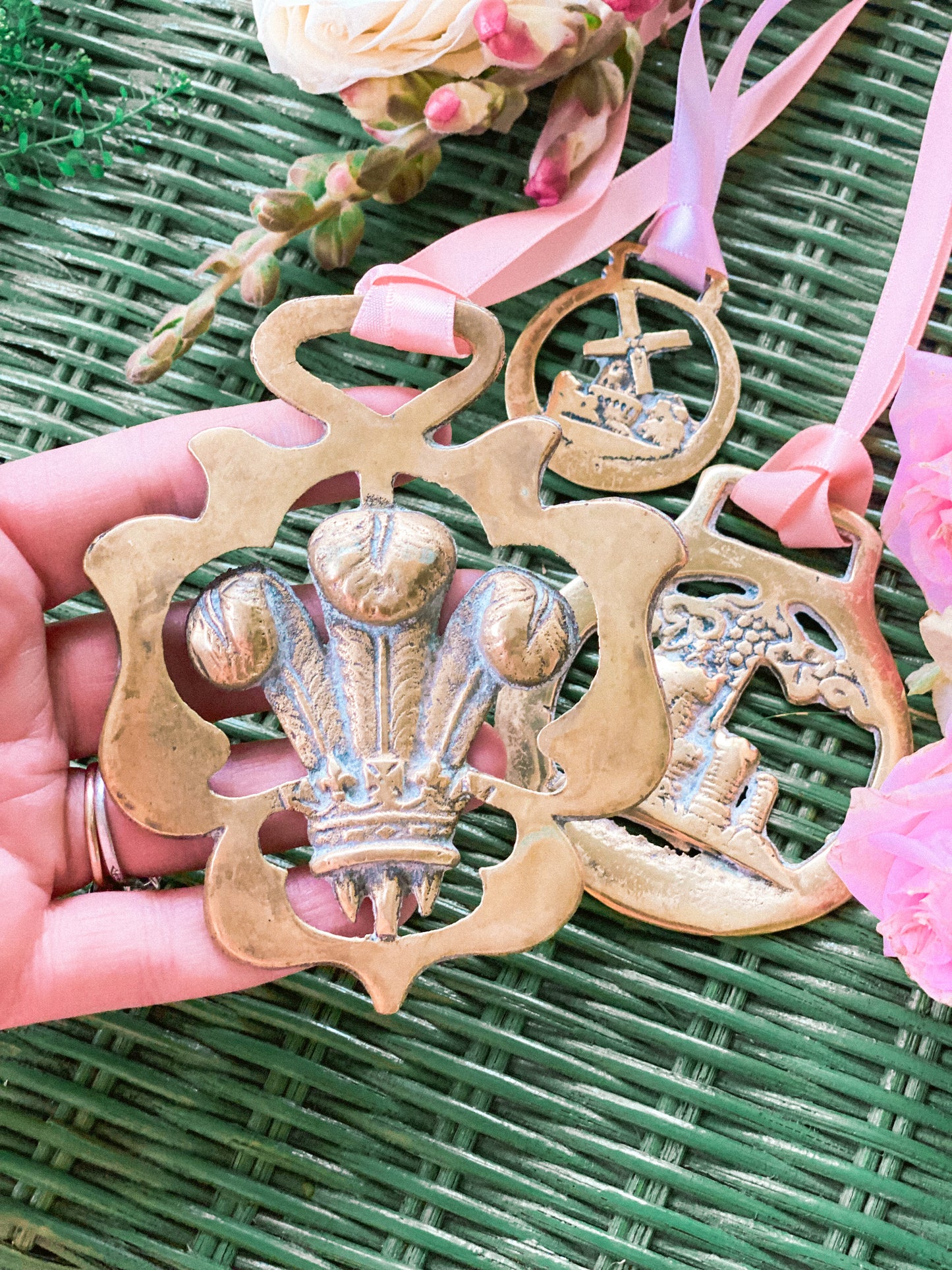 Set of 3 Horse Brass Featuring Large Plume Brass