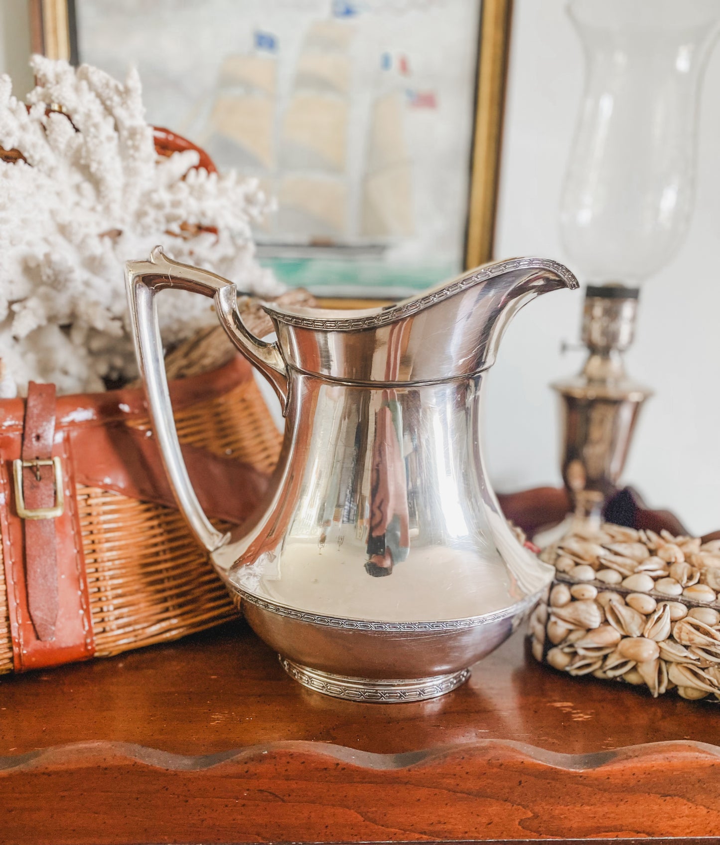 Stunning Pitcher
