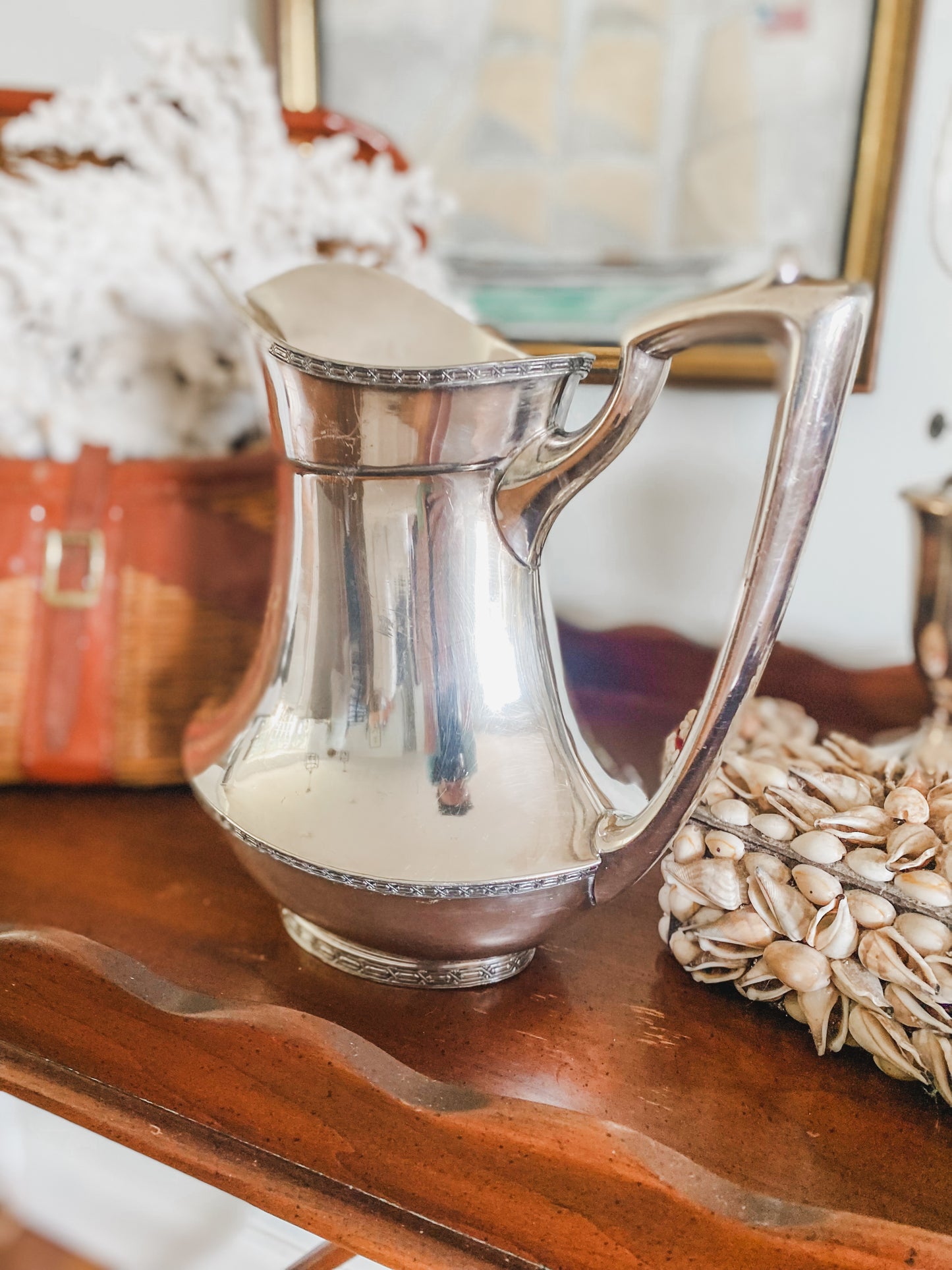 Stunning Pitcher