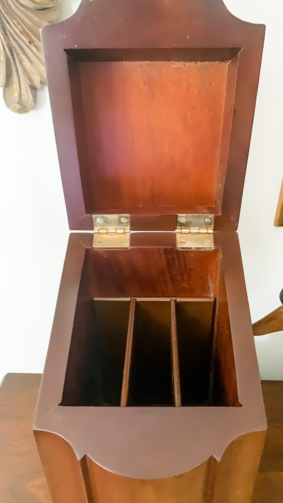 Gorgeous vintage Inlaid Mahogany Knife Box