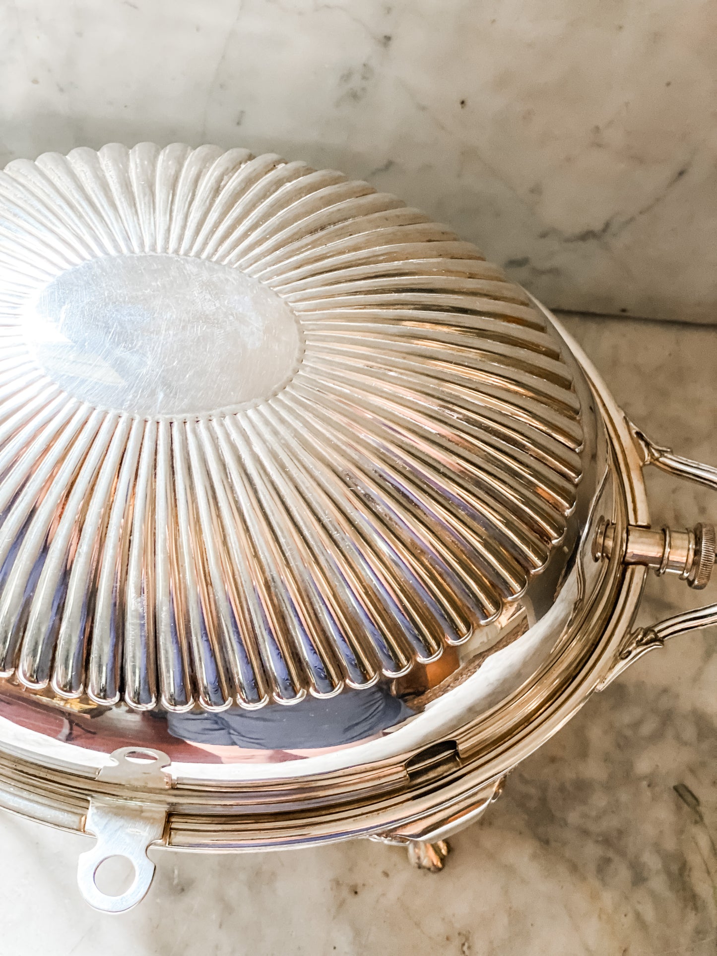 Dome Server from England by Harrison Brothers & Howson (pictured in the middle)