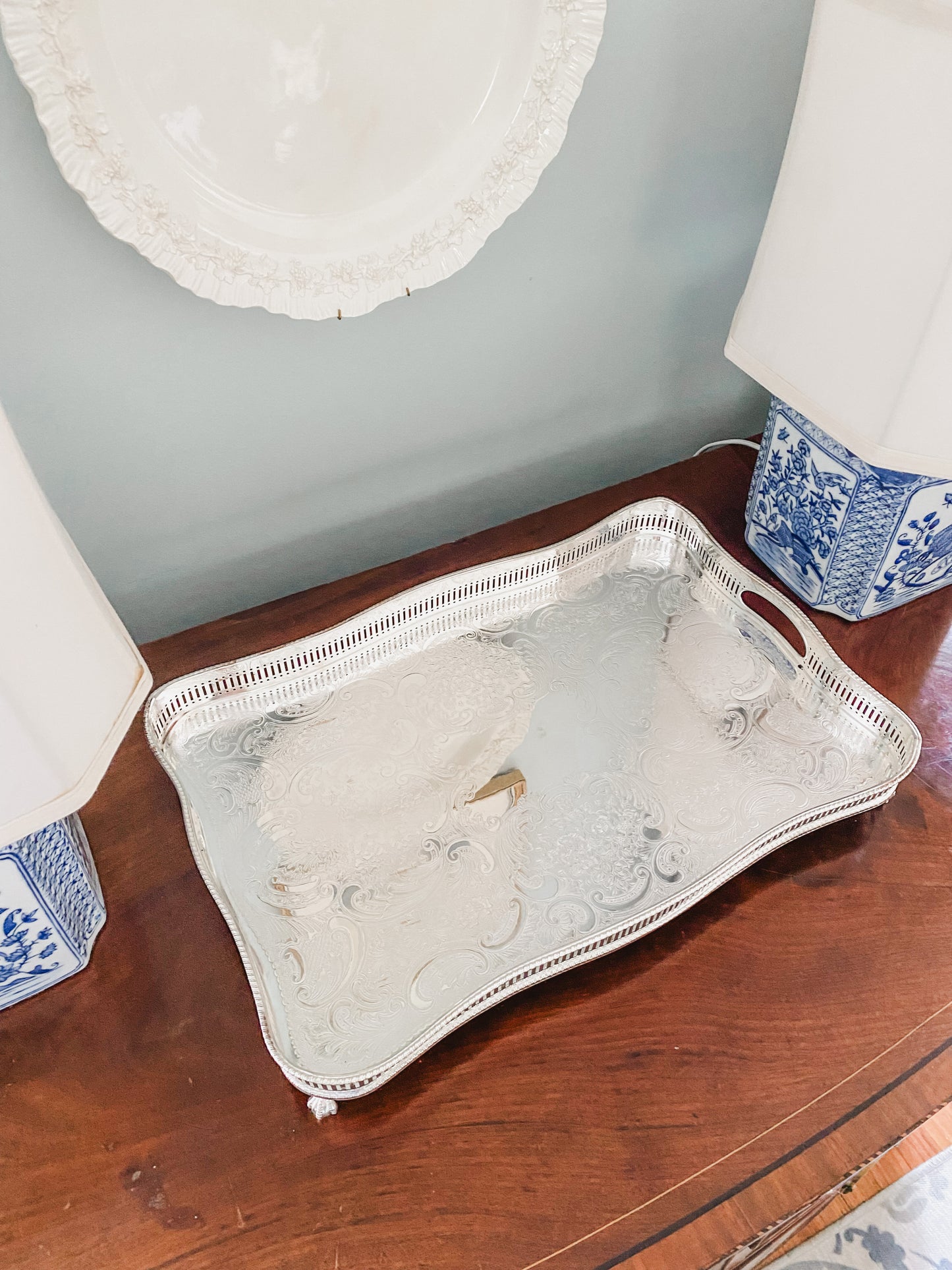 Exquisite Gallery Tray