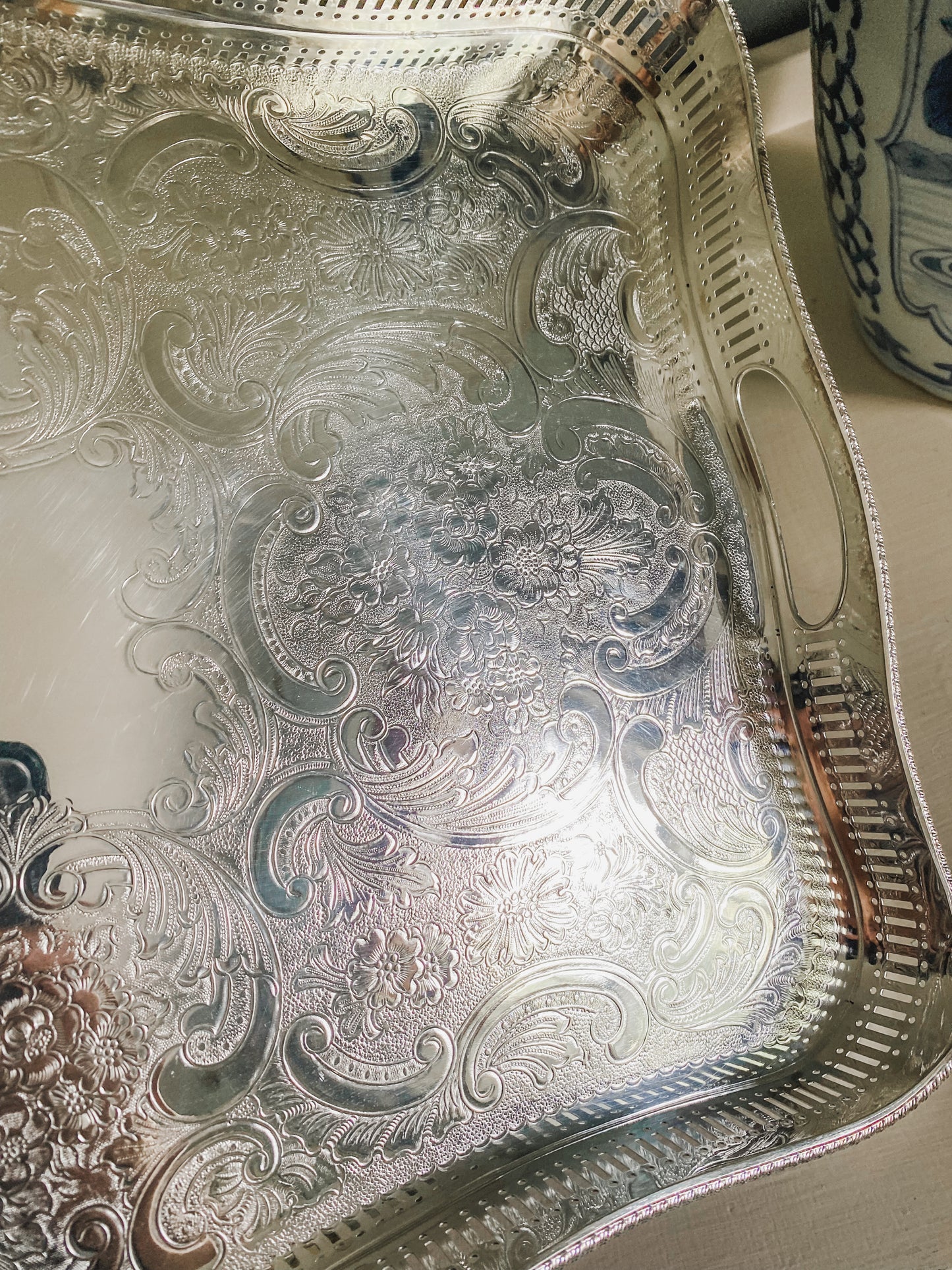 Exquisite Gallery Tray