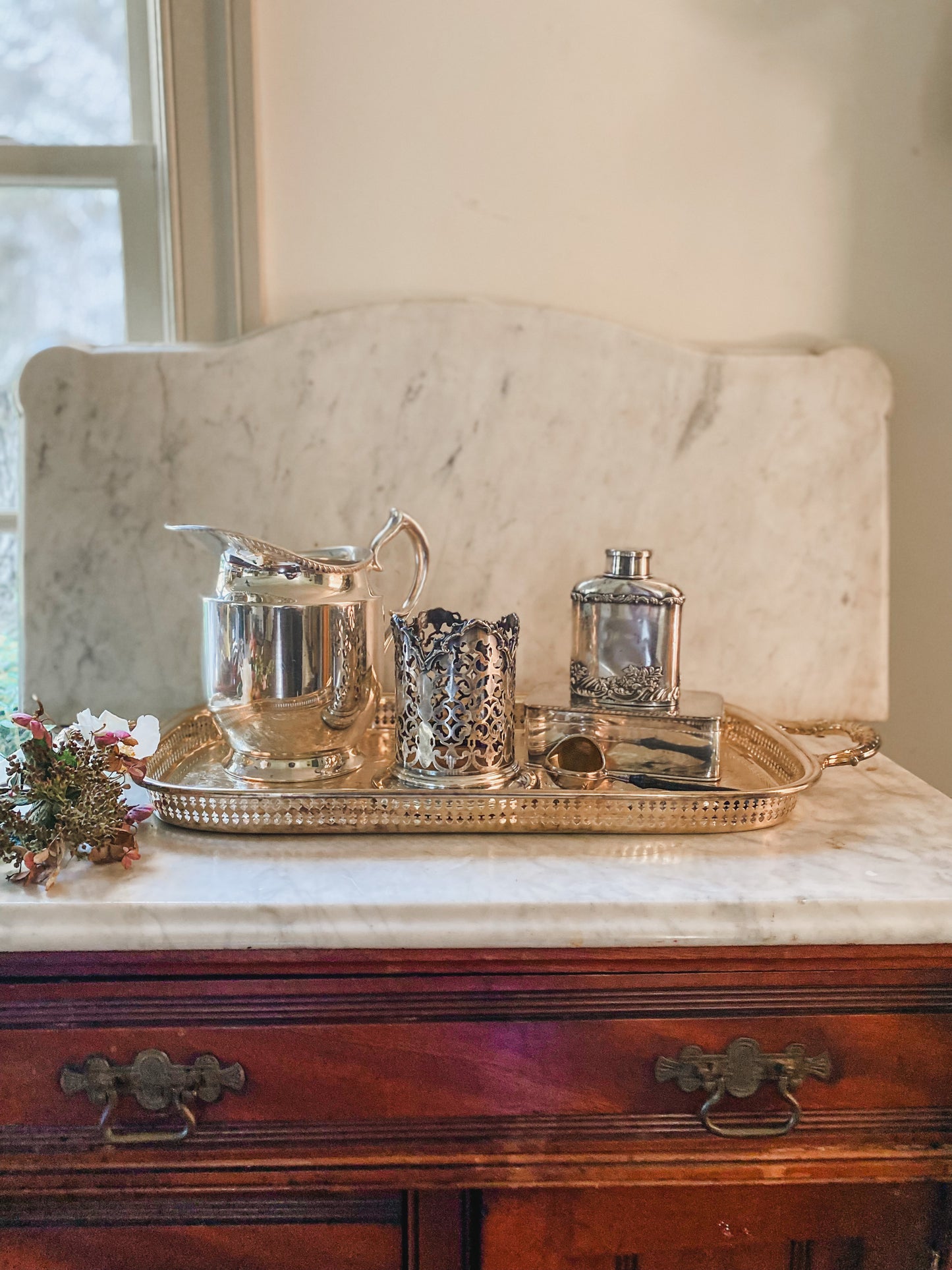 Lovely Reticulated Gallery Tray