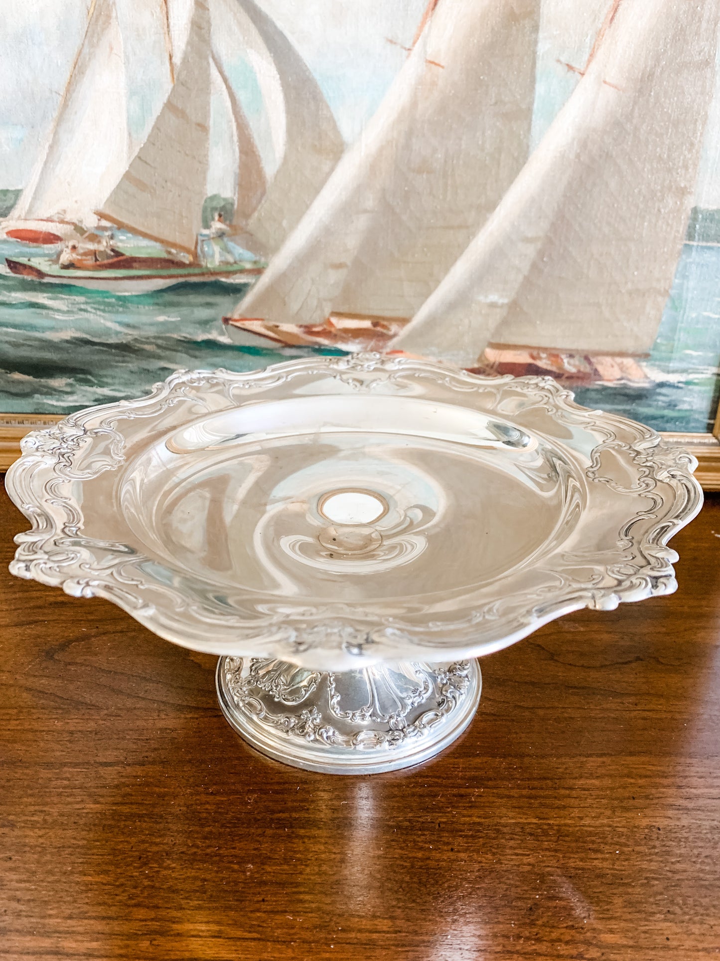 Elegant Silver Pedestal Stand