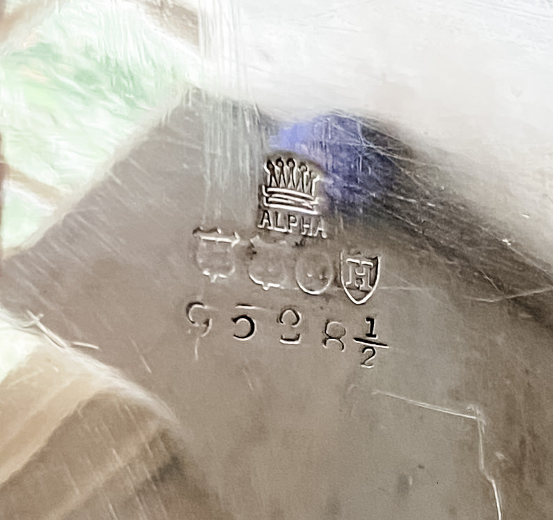 Dome Server from England by Harrison Brothers & Howson (pictured in the middle)