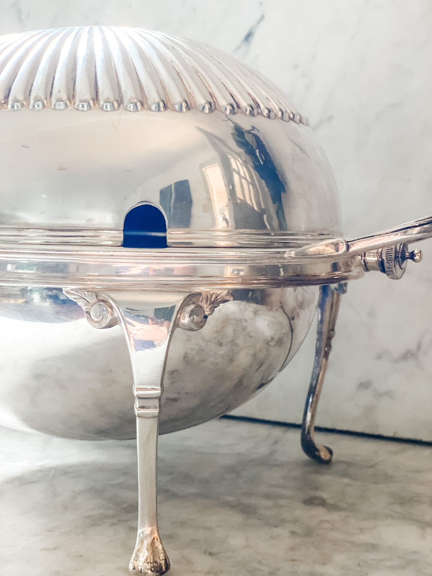 Dome Server from England by Harrison Brothers & Howson (pictured in the middle)