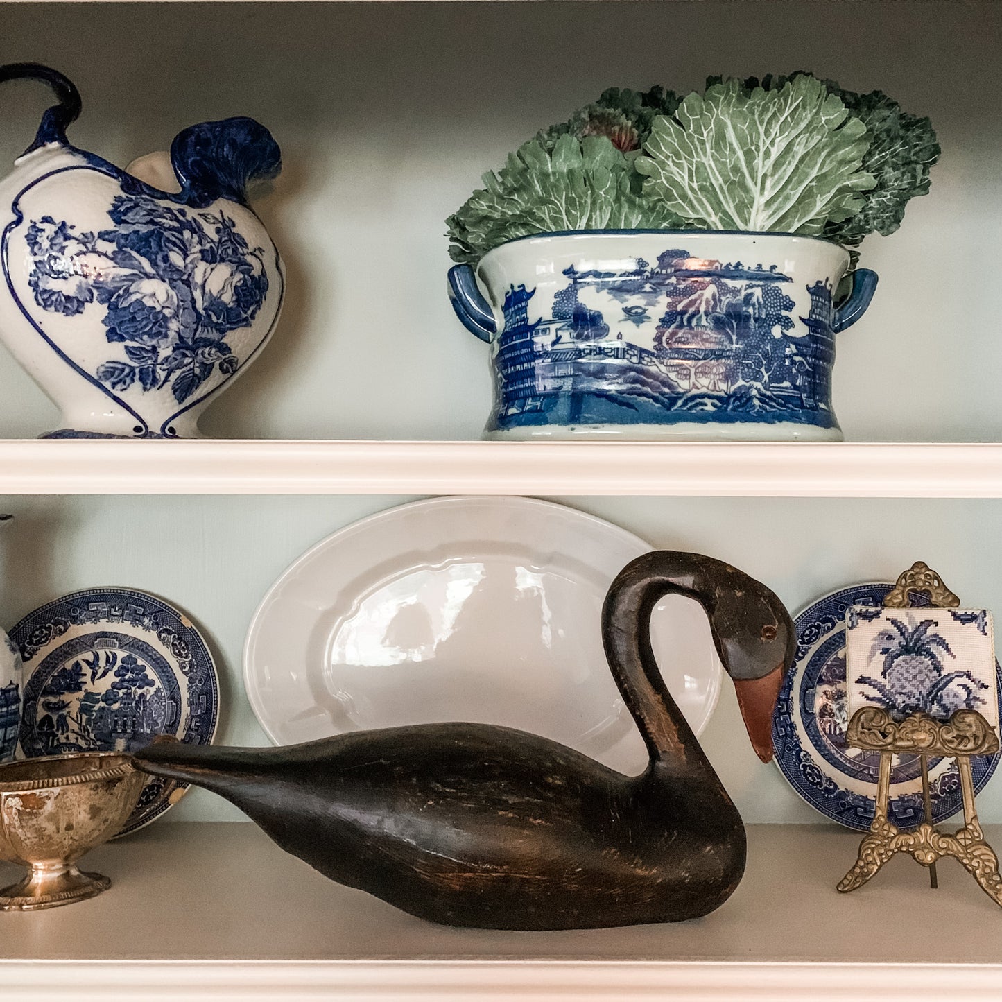 Outstanding Carved Wood Black Swan with Graceful neck