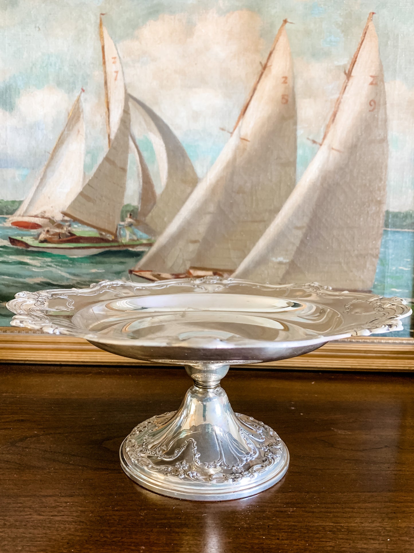 Elegant Silver Pedestal Stand