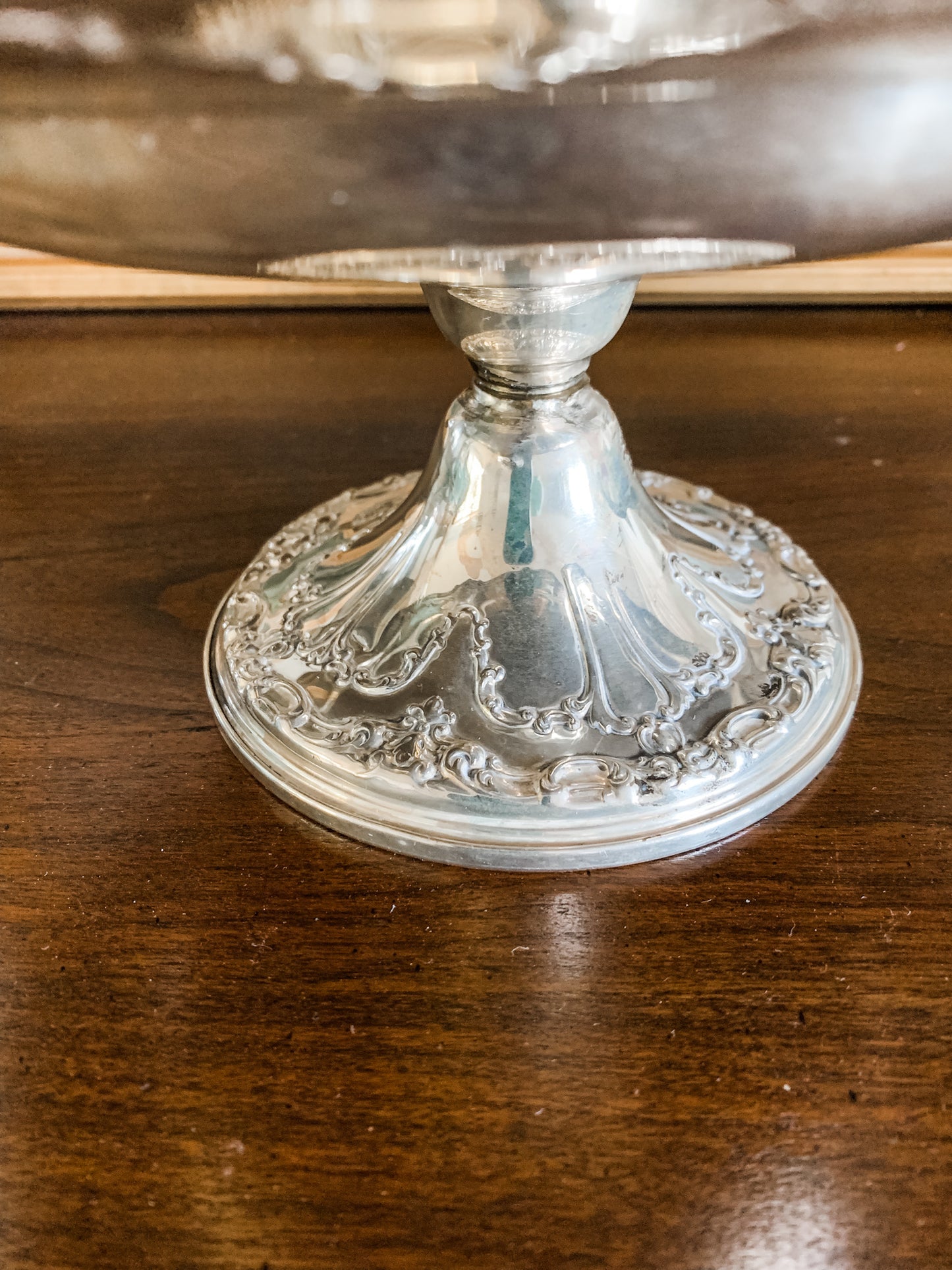 Elegant Silver Pedestal Stand