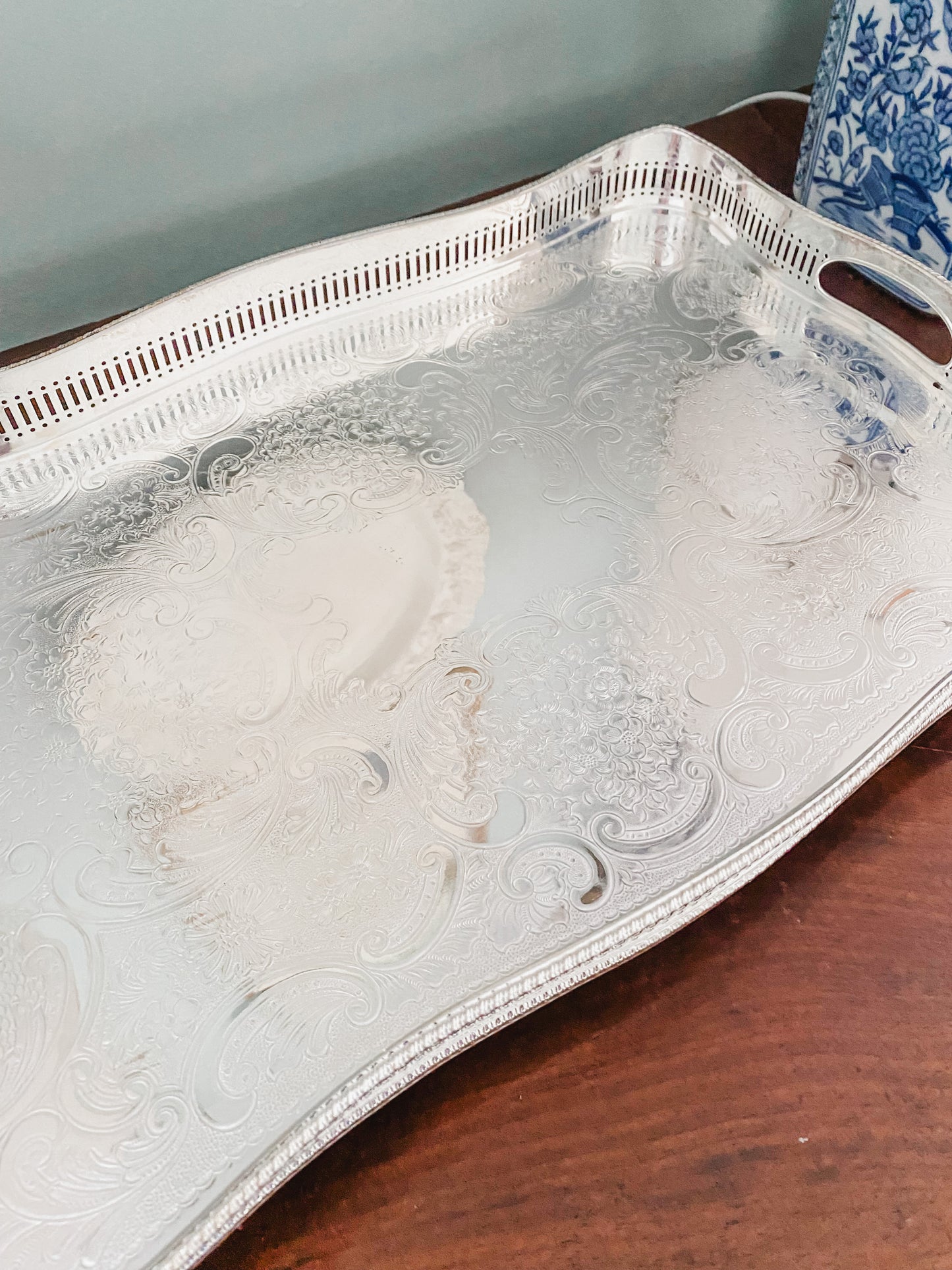 Exquisite Gallery Tray