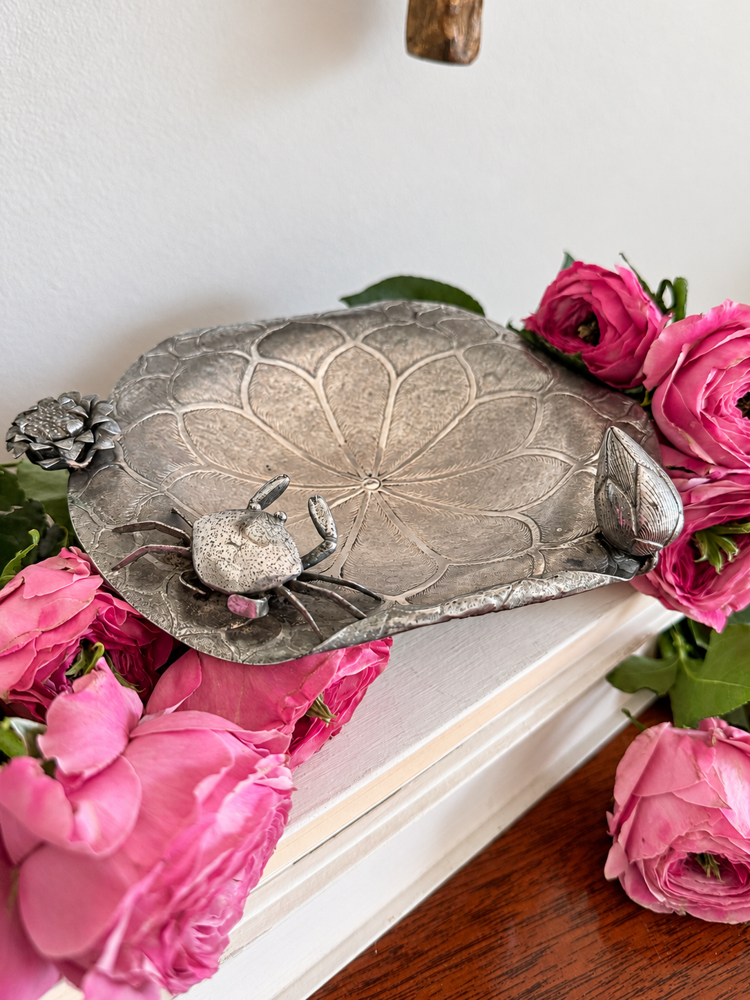 Antique Aesthetic Silverplate Lily Pad Vide-Poche