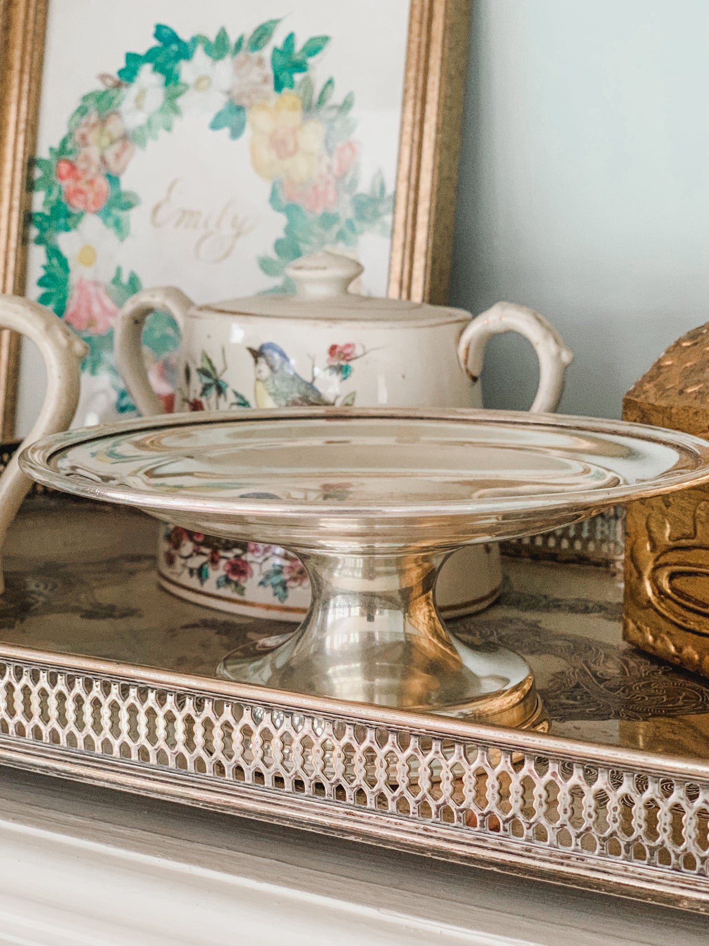 Pedestal Dish