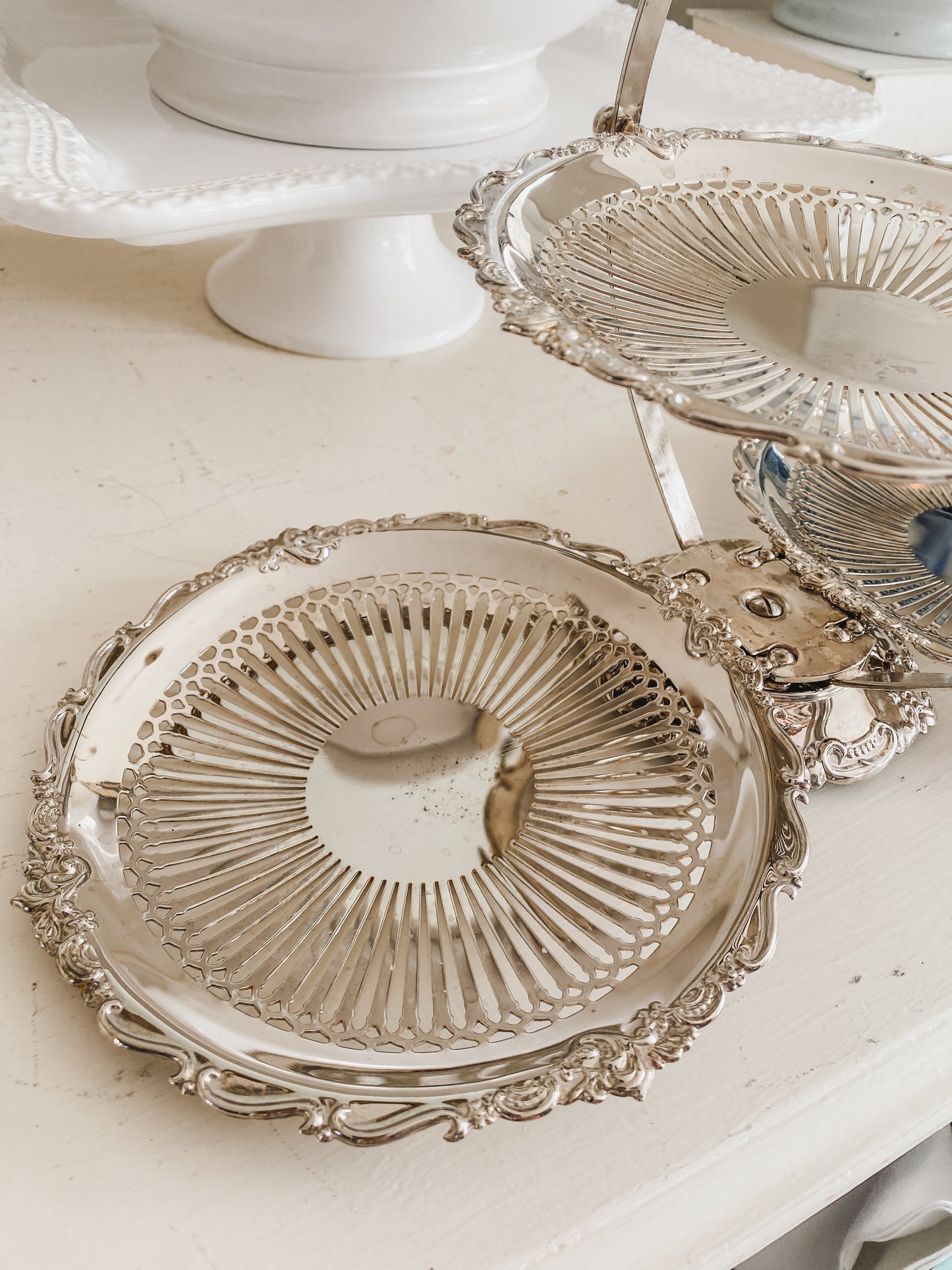 Vintage 3-Tier Folding Biscuit Tray