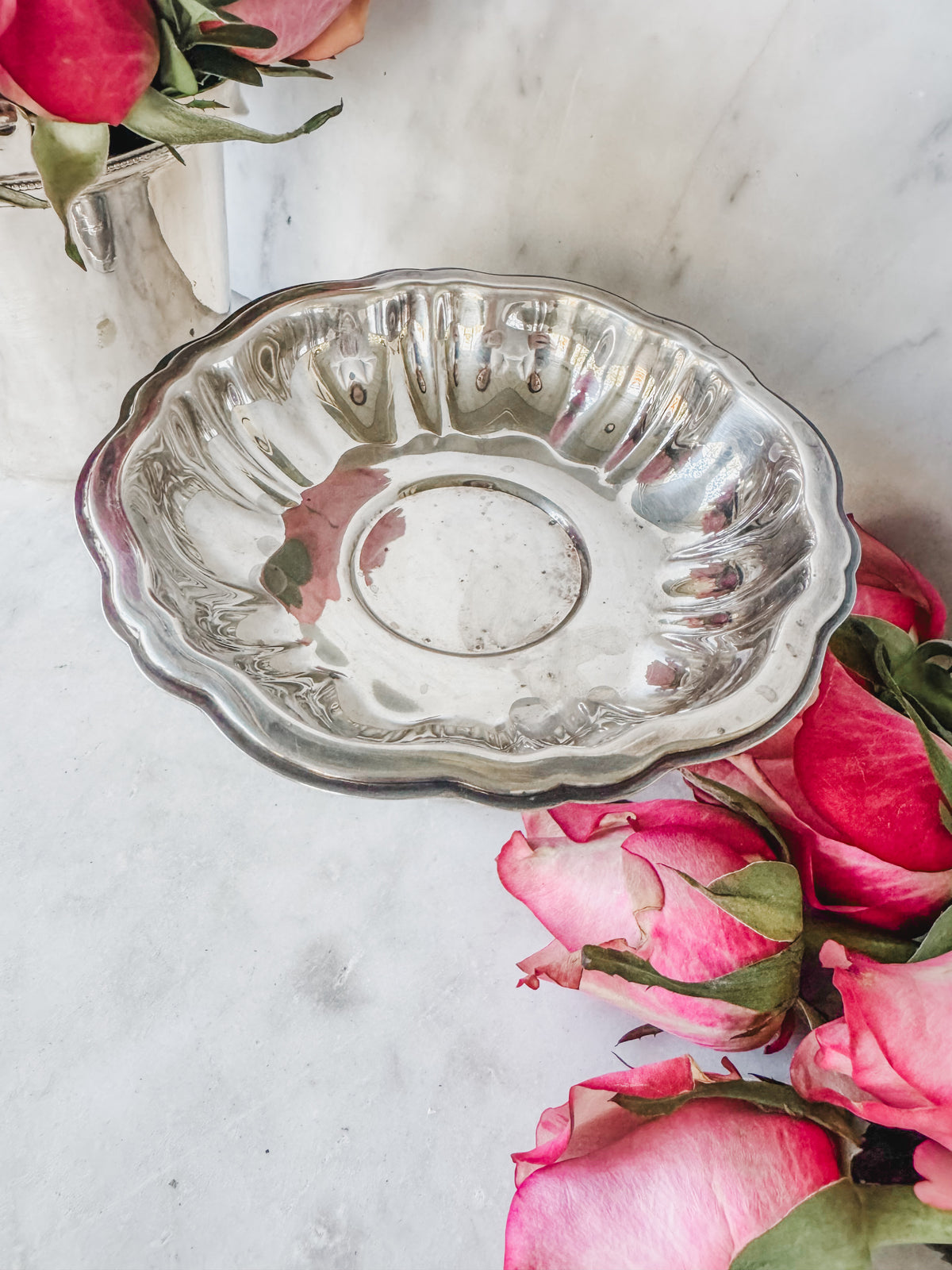 Pedestal Dish