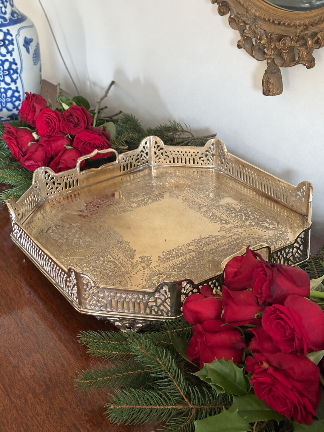 Gallery Tray with Pierced Rail