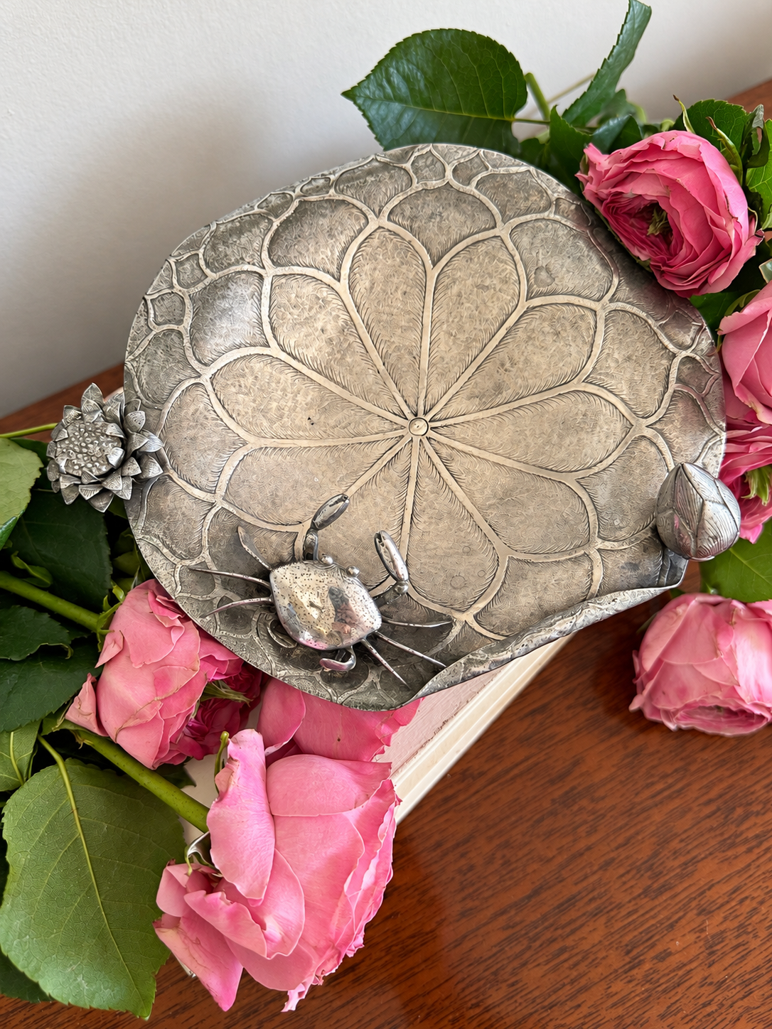 Antique Aesthetic Silverplate Lily Pad Vide-Poche