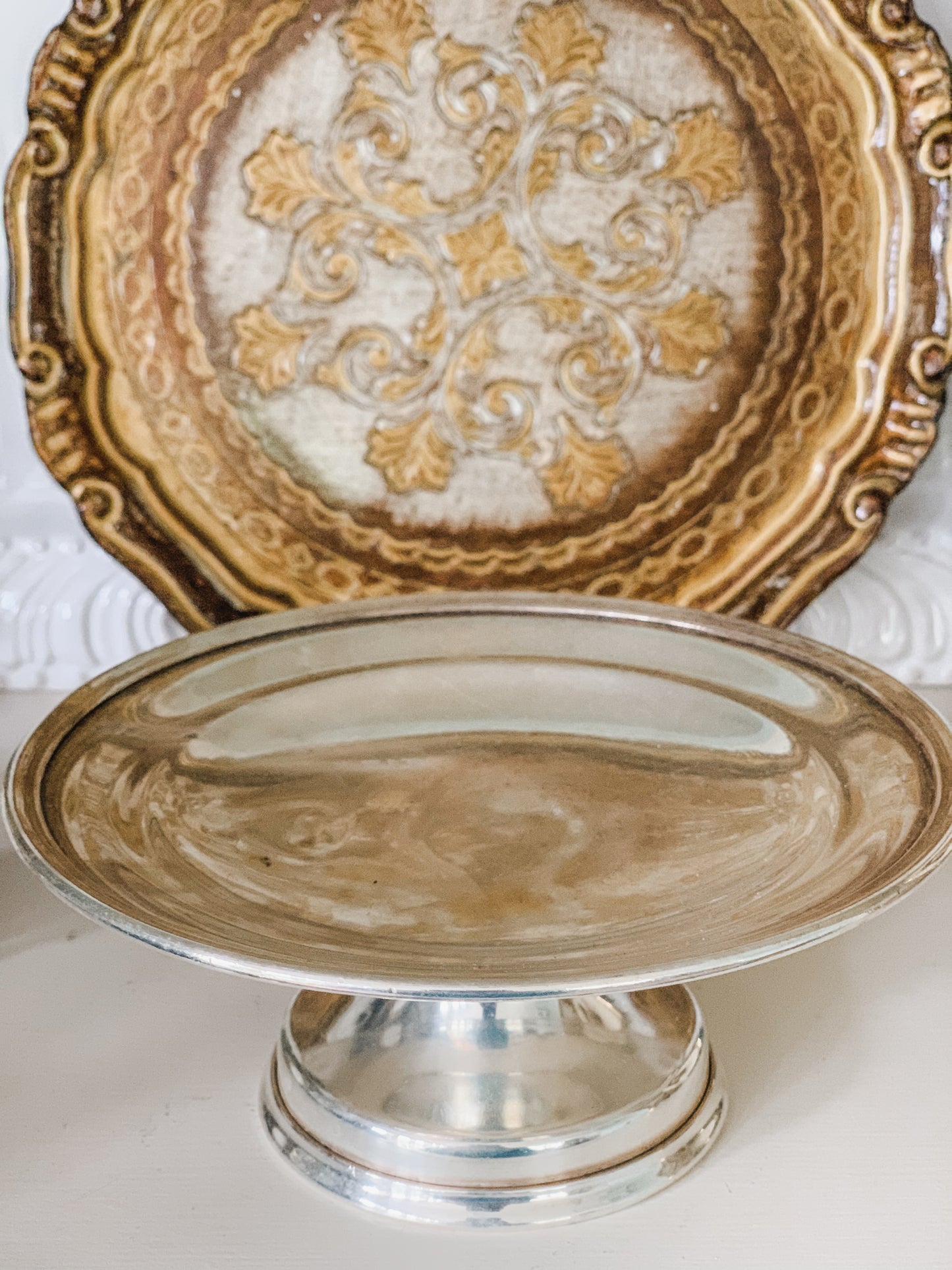 Pedestal Dish