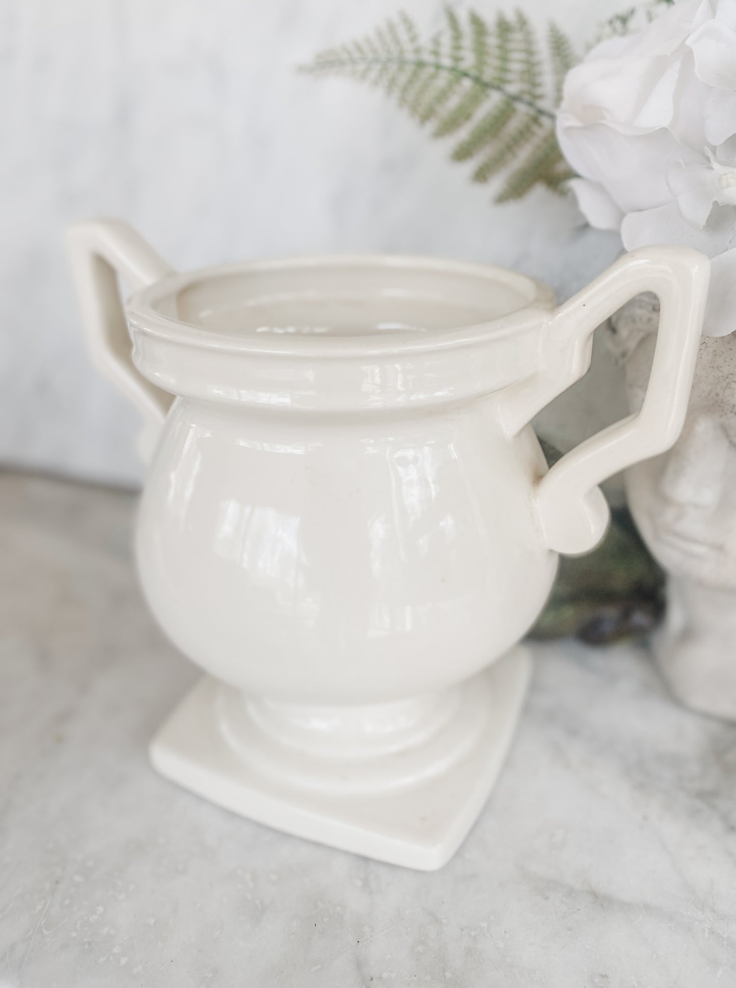 Classic Urn
