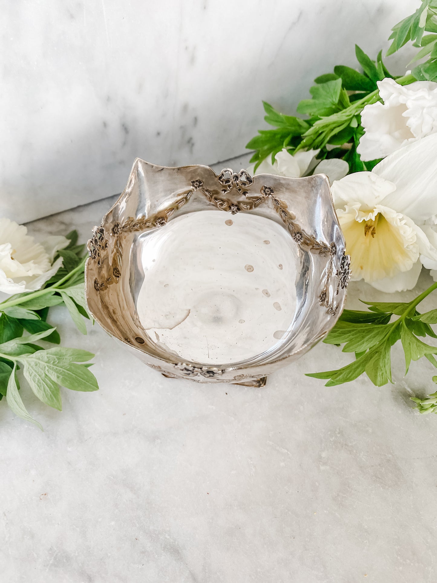 Victorian Nut Bowl with Scalloped edge and ribbon detail