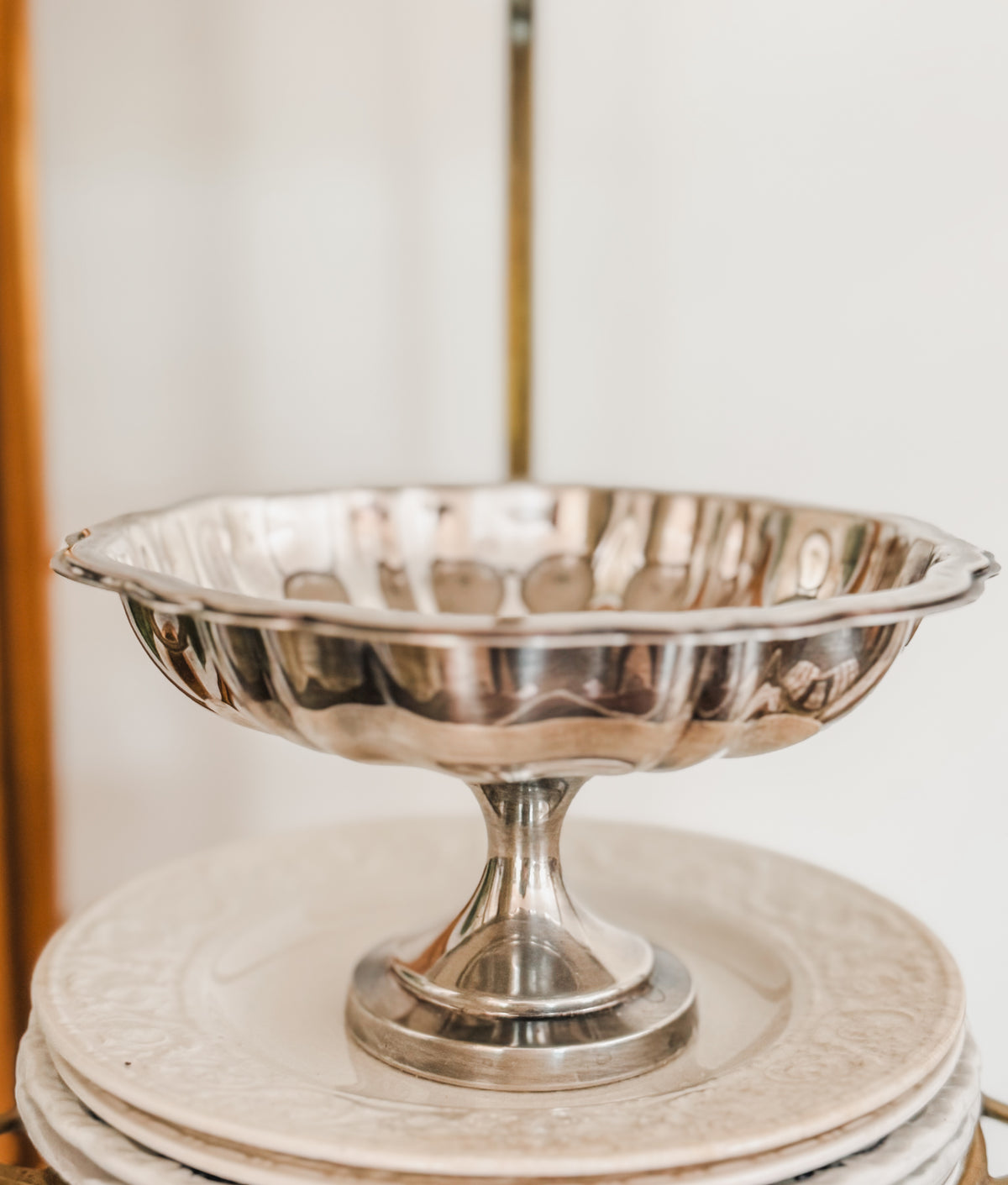 Pedestal Dish