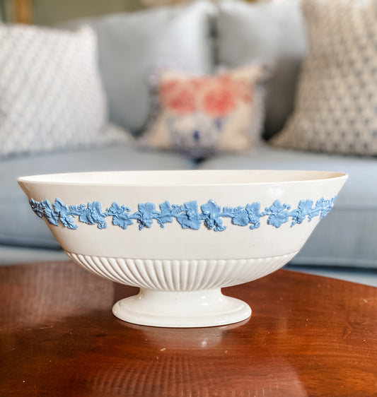 Lavender on Cream Wedgwood Queensware Mantle Vase