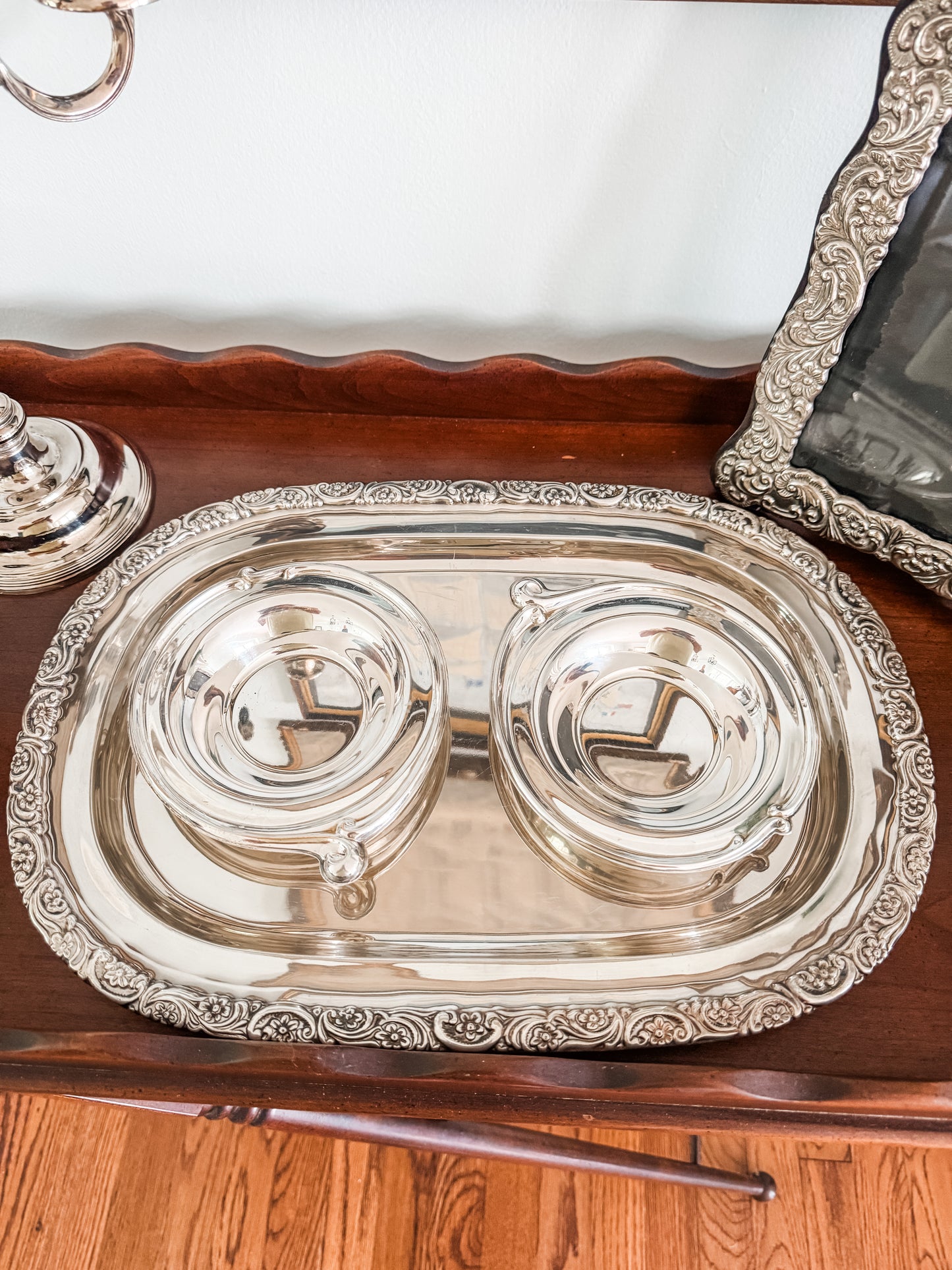 Excellently Sized Tray